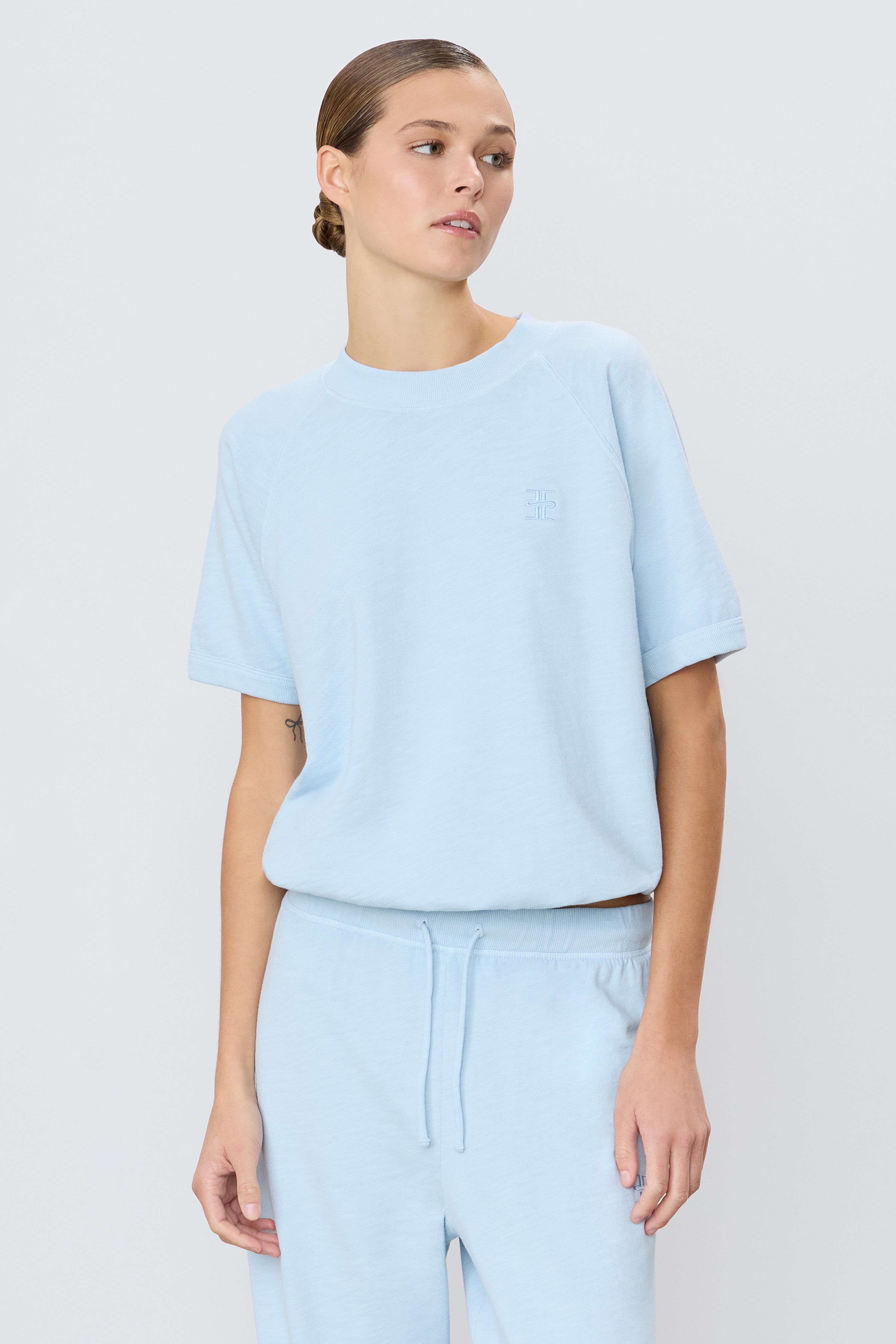 SHORT SLEEVE RAGLAN SWEATSHIRT - ÉTERNE