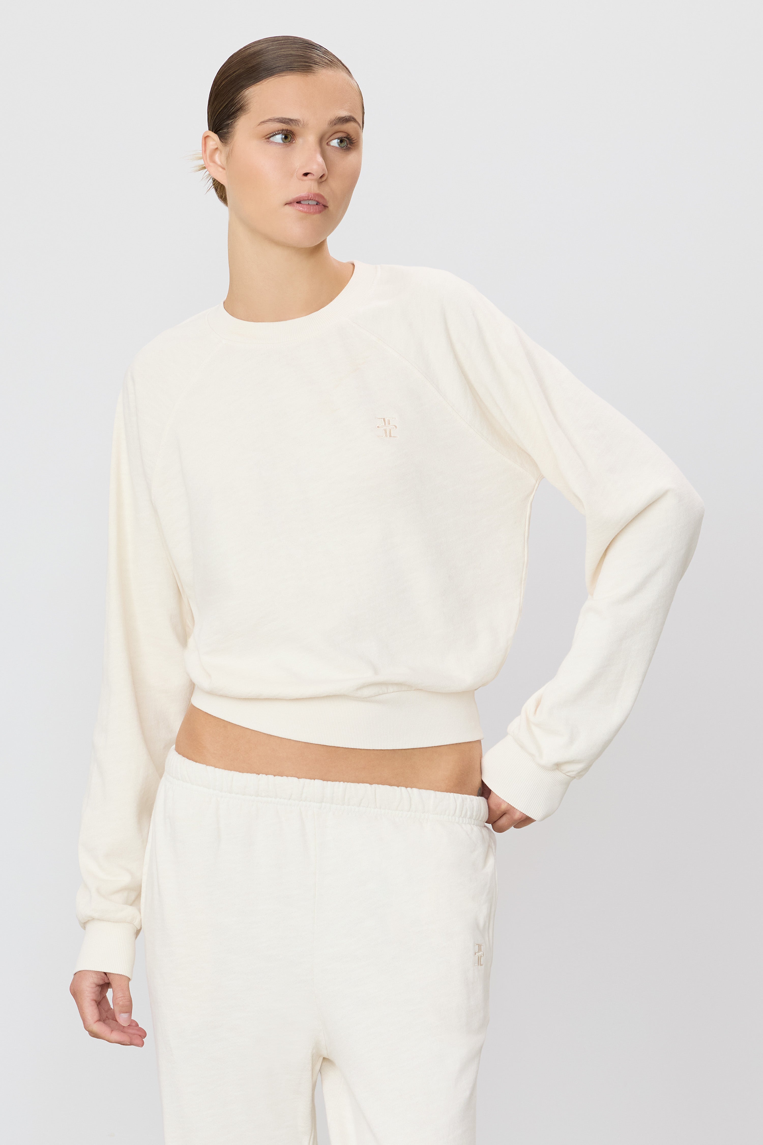 SHRUNKEN RAGLAN SWEATSHIRT