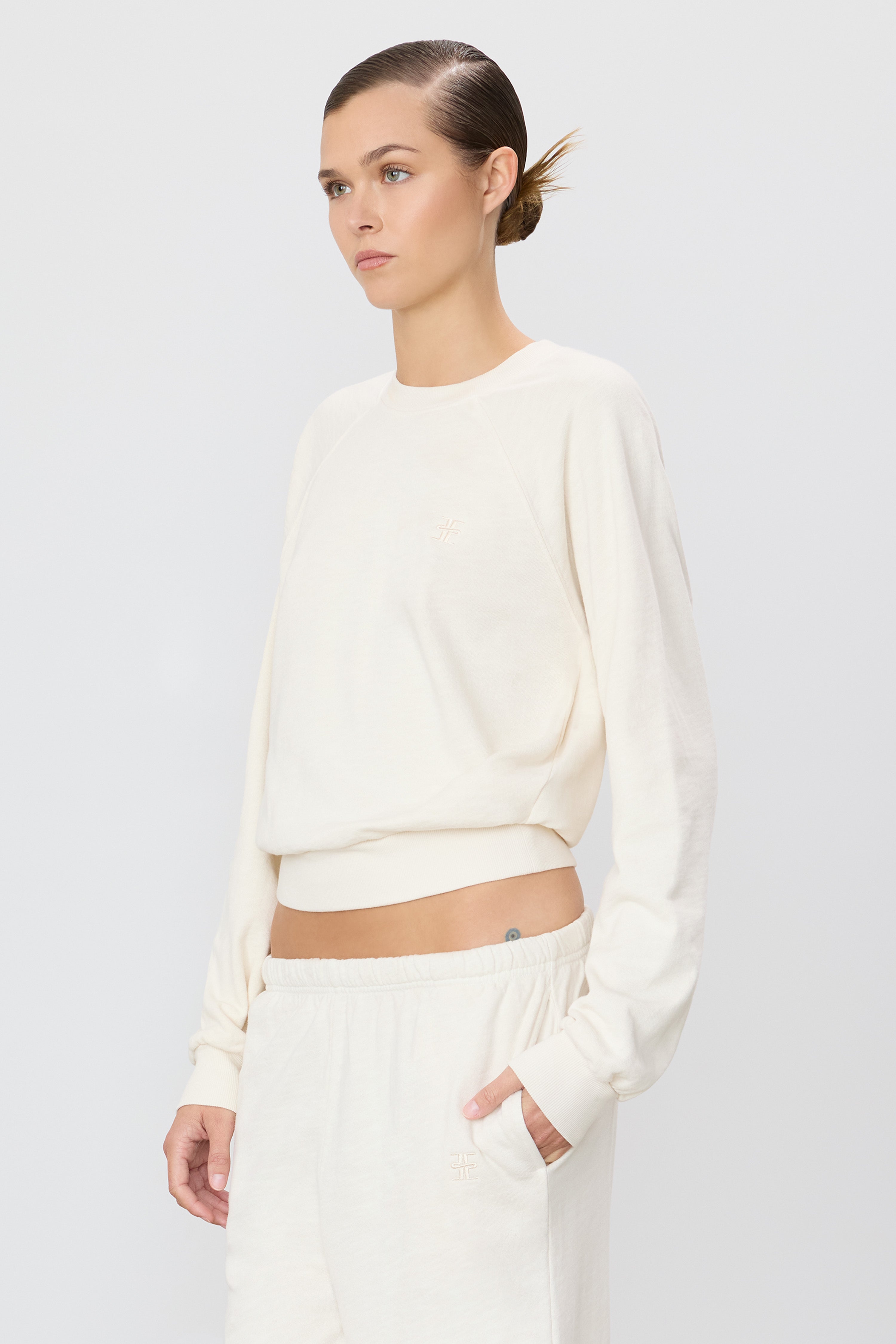 SHRUNKEN RAGLAN SWEATSHIRT