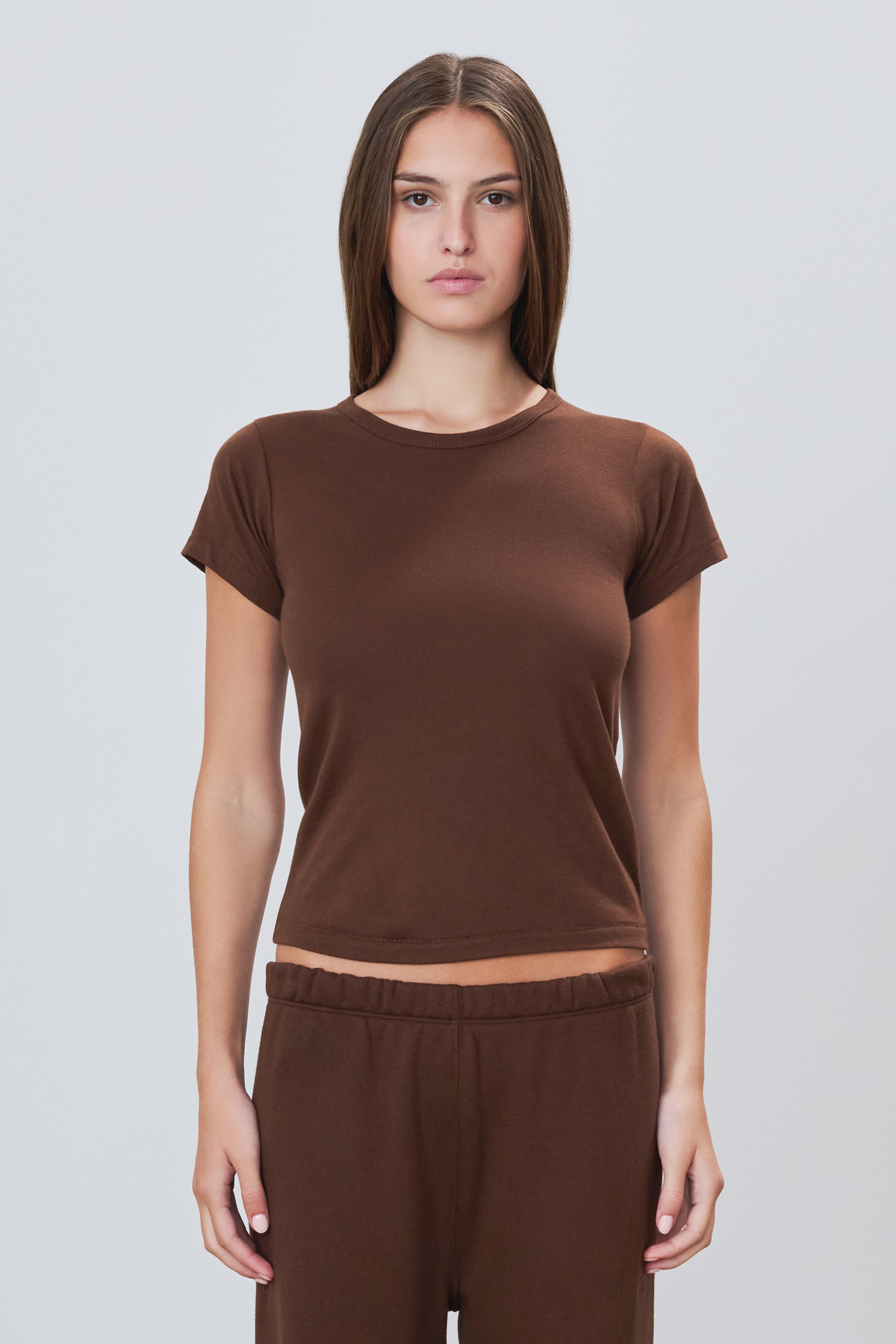 FITTED CREWNECK SHORT SLEEVE T-SHIRT CHOCOLATE