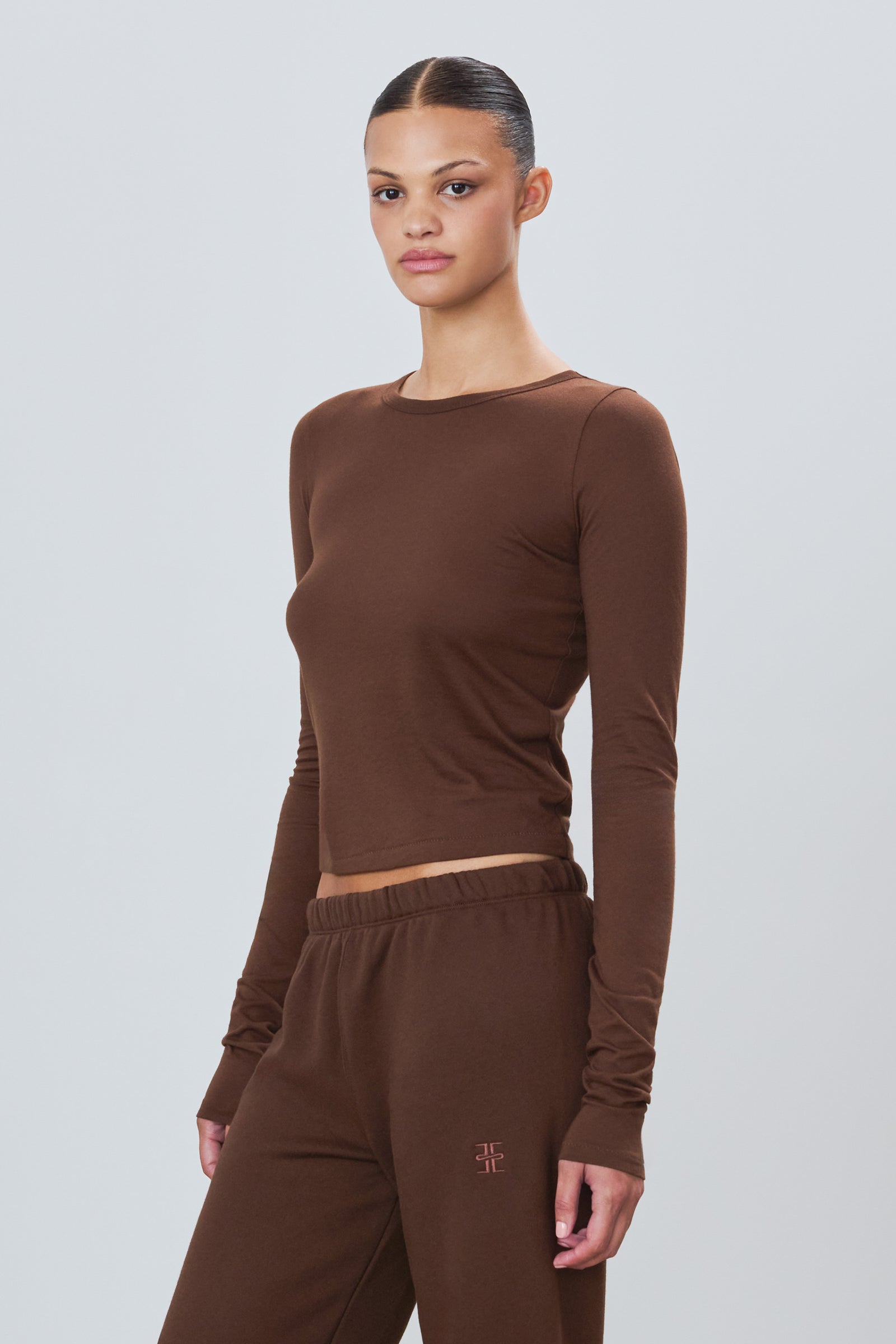 FITTED CREWNECK LONG SLEEVE T-SHIRT - ÉTERNE
