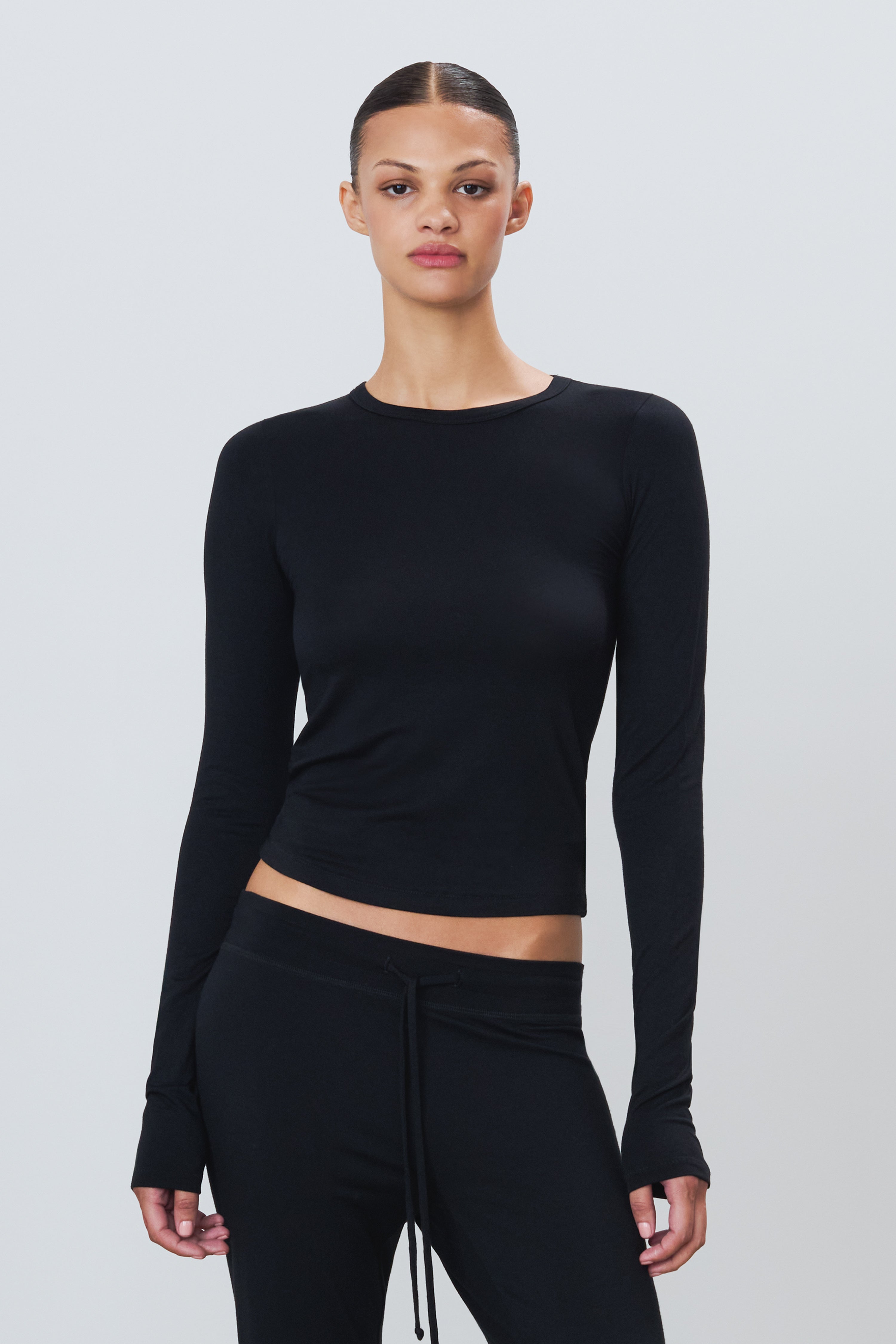 FITTED CREWNECK LONG SLEEVE T-SHIRT - ÉTERNE