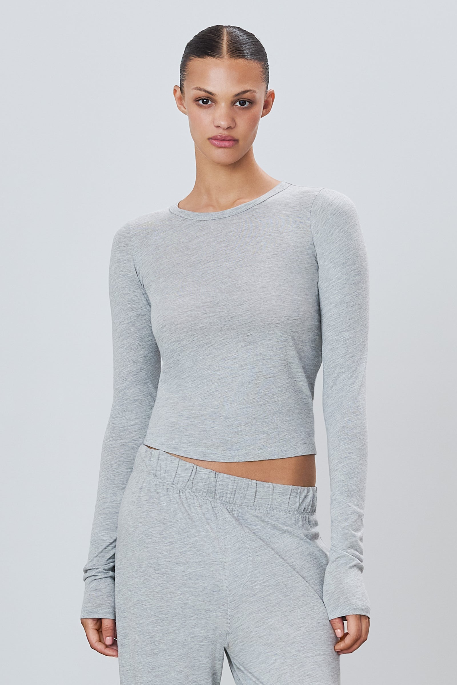 FITTED CREWNECK LONG SLEEVE T-SHIRT - ÉTERNE