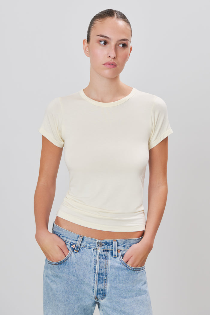 FITTED CREWNECK SHORT SLEEVE T-SHIRT