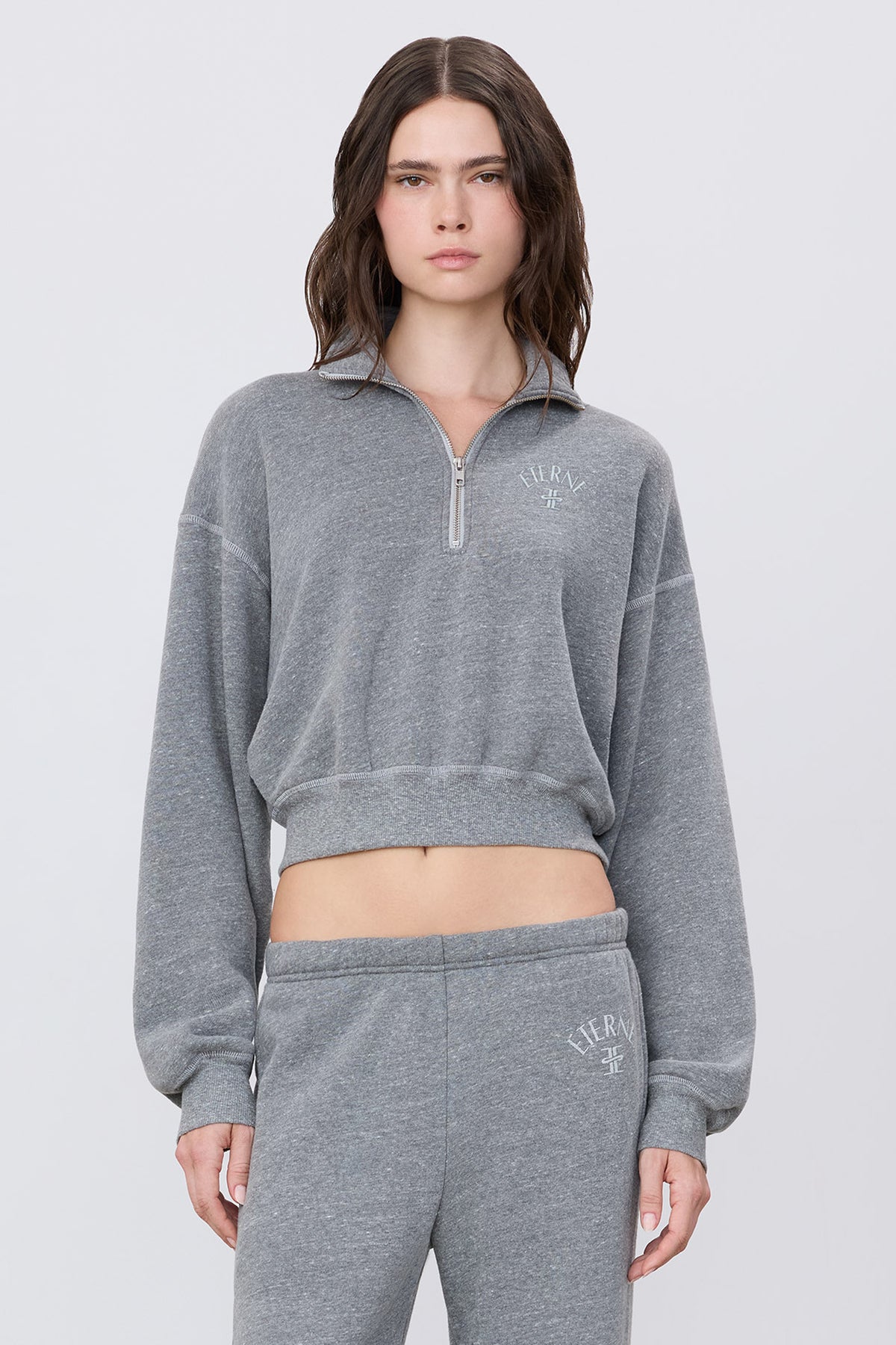 CROPPED HALF-ZIP SWEATSHIRT