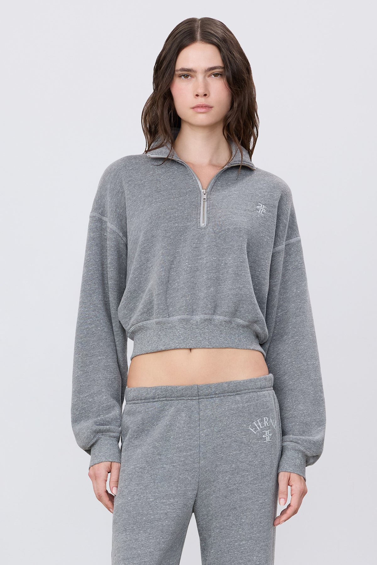 CROPPED HALF-ZIP SWEATSHIRT