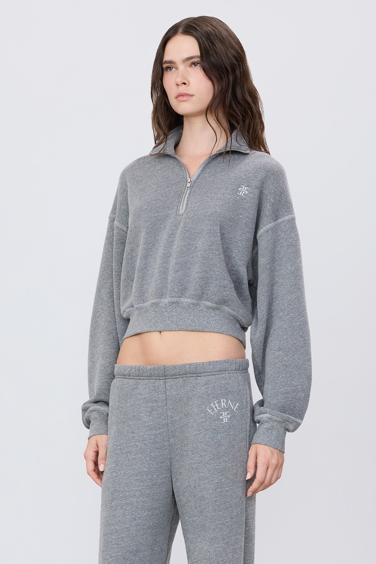 CROPPED HALF-ZIP SWEATSHIRT
