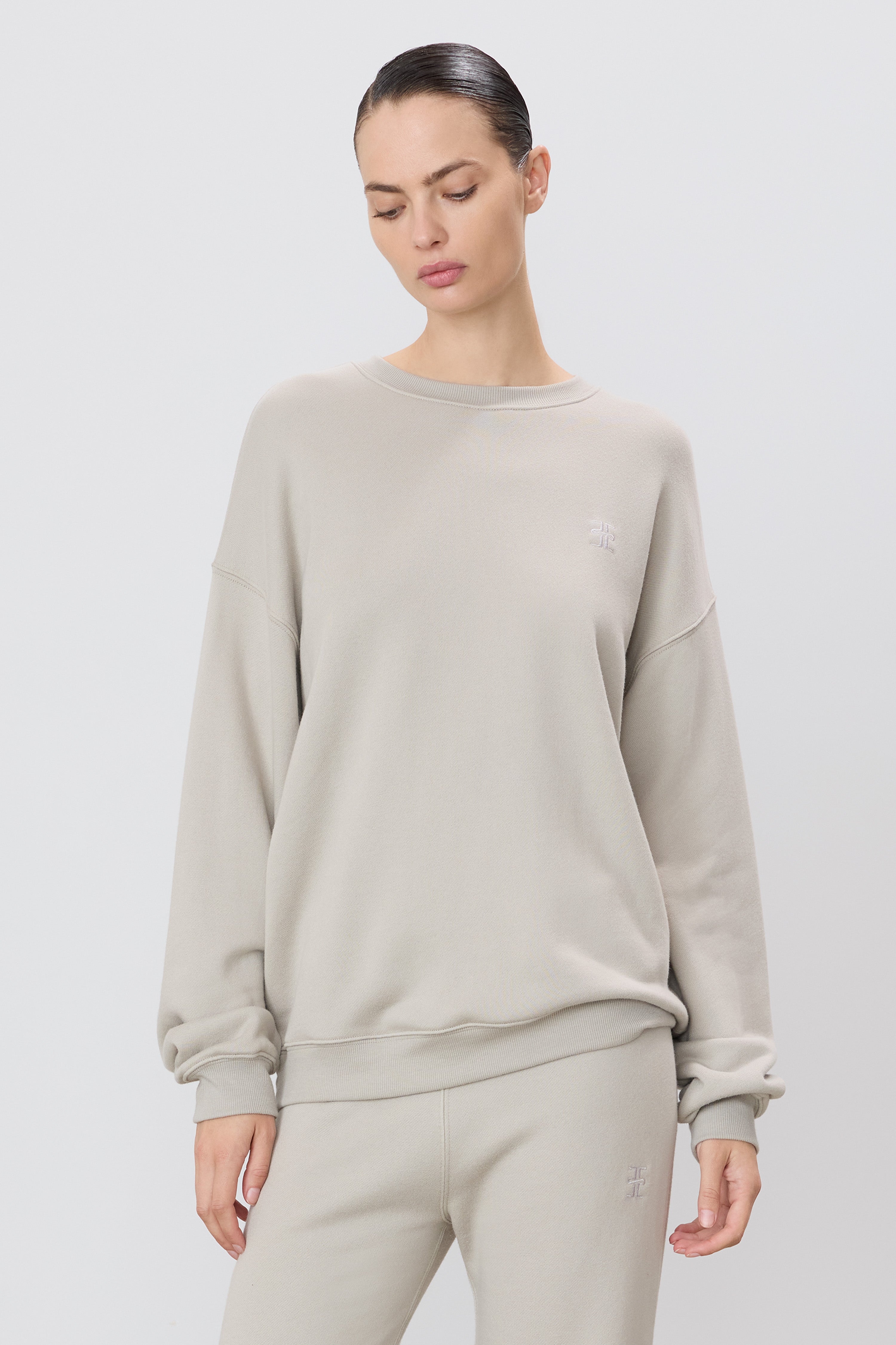 OVERSIZED CREWNECK SWEATSHIRT