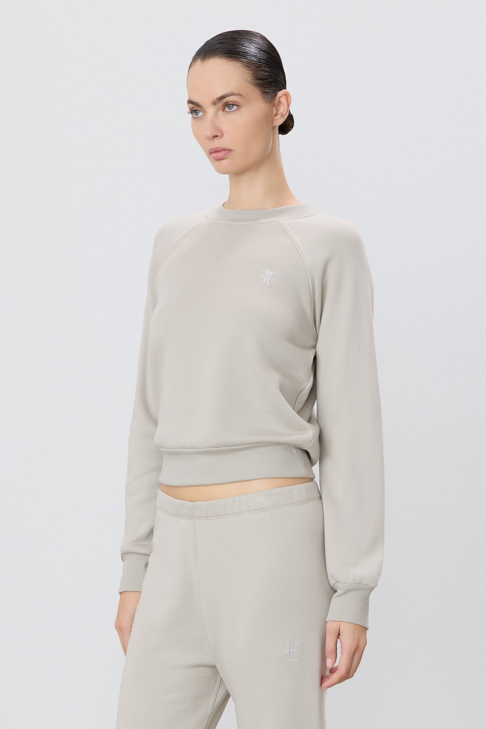 SHRUNKEN RAGLAN SWEATSHIRT - ÉTERNE