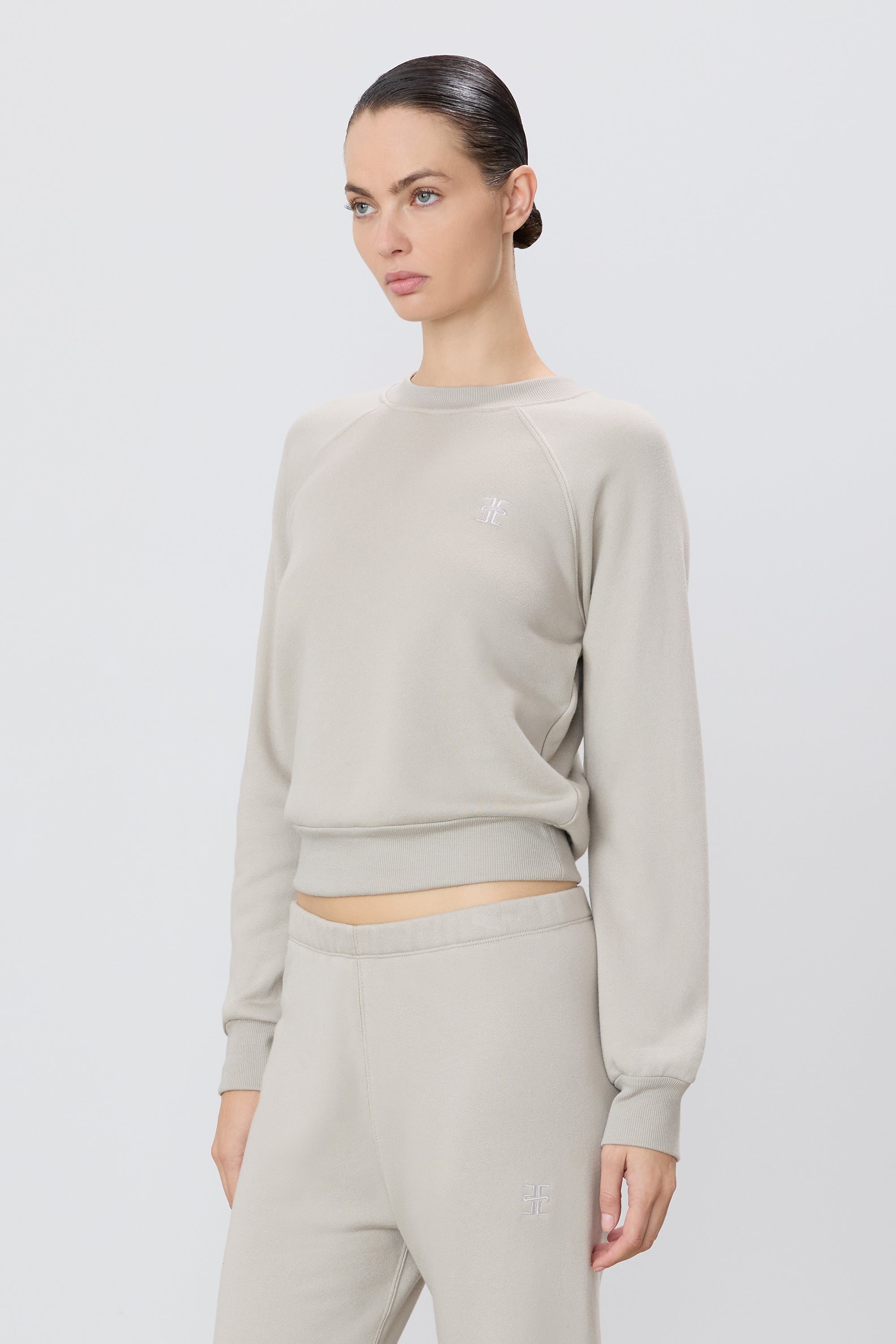 SHRUNKEN RAGLAN SWEATSHIRT - ÉTERNE