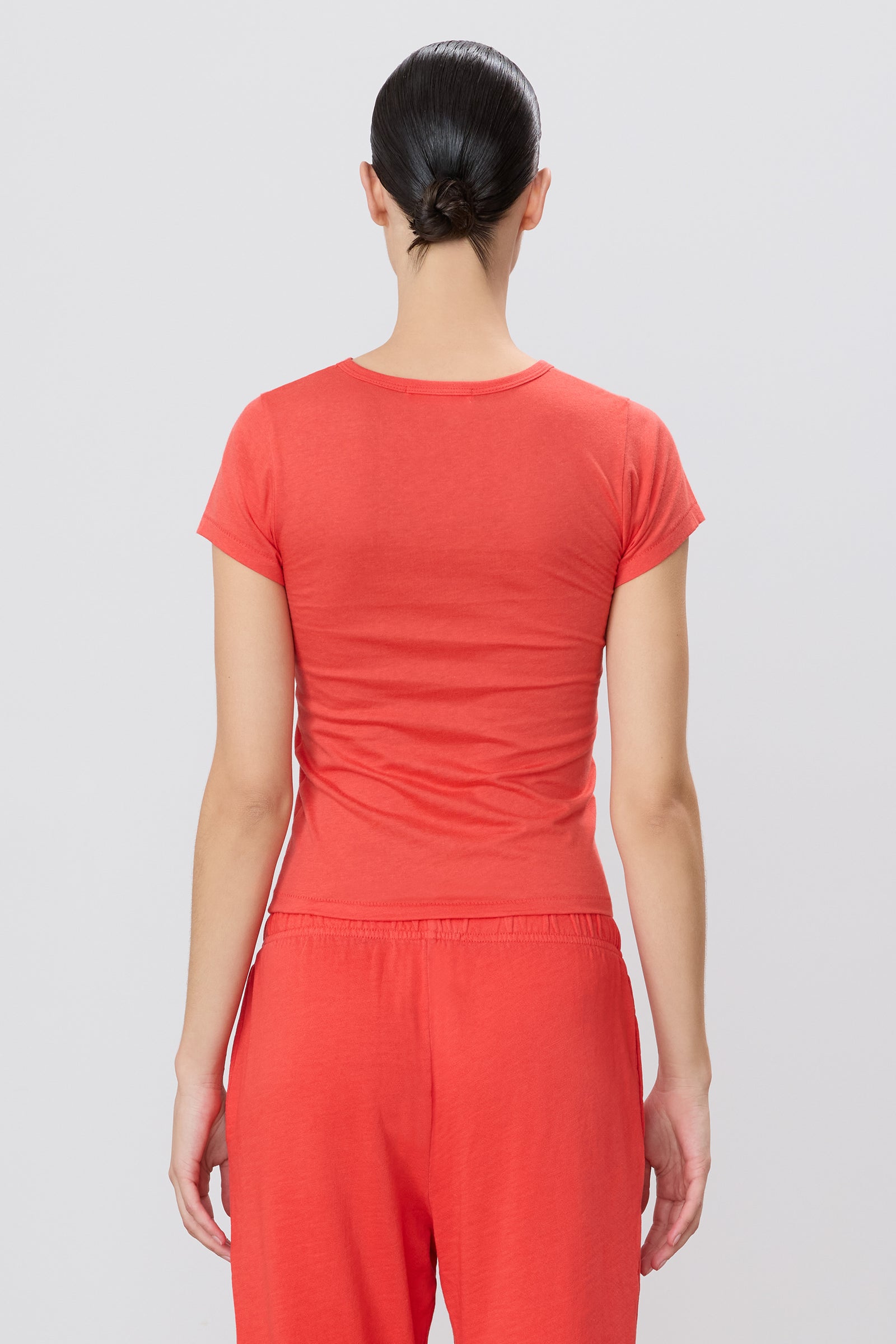 FITTED CREWNECK SHORT SLEEVE T-SHIRT - ÉTERNE