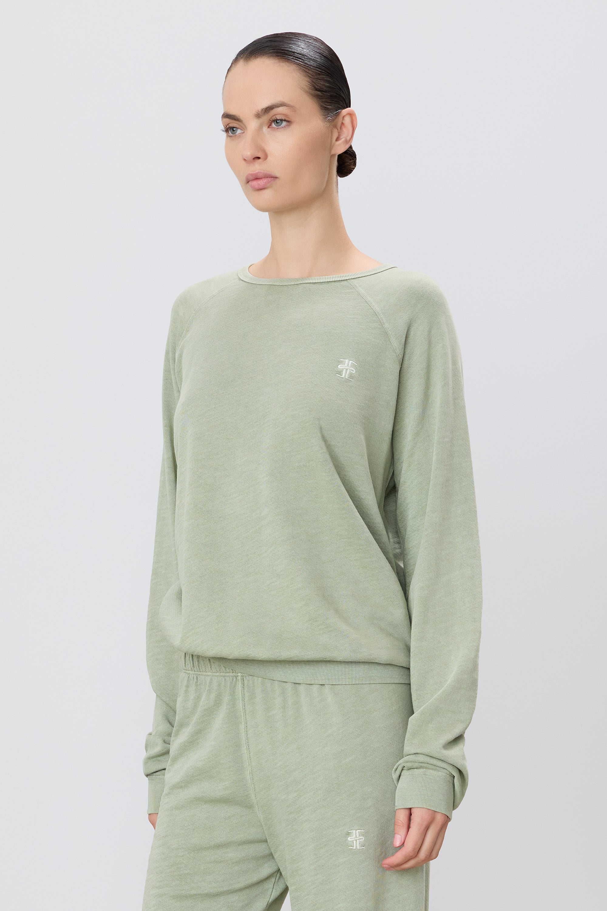 OVERSIZED RAGLAN SWEATSHIRT - ÉTERNE