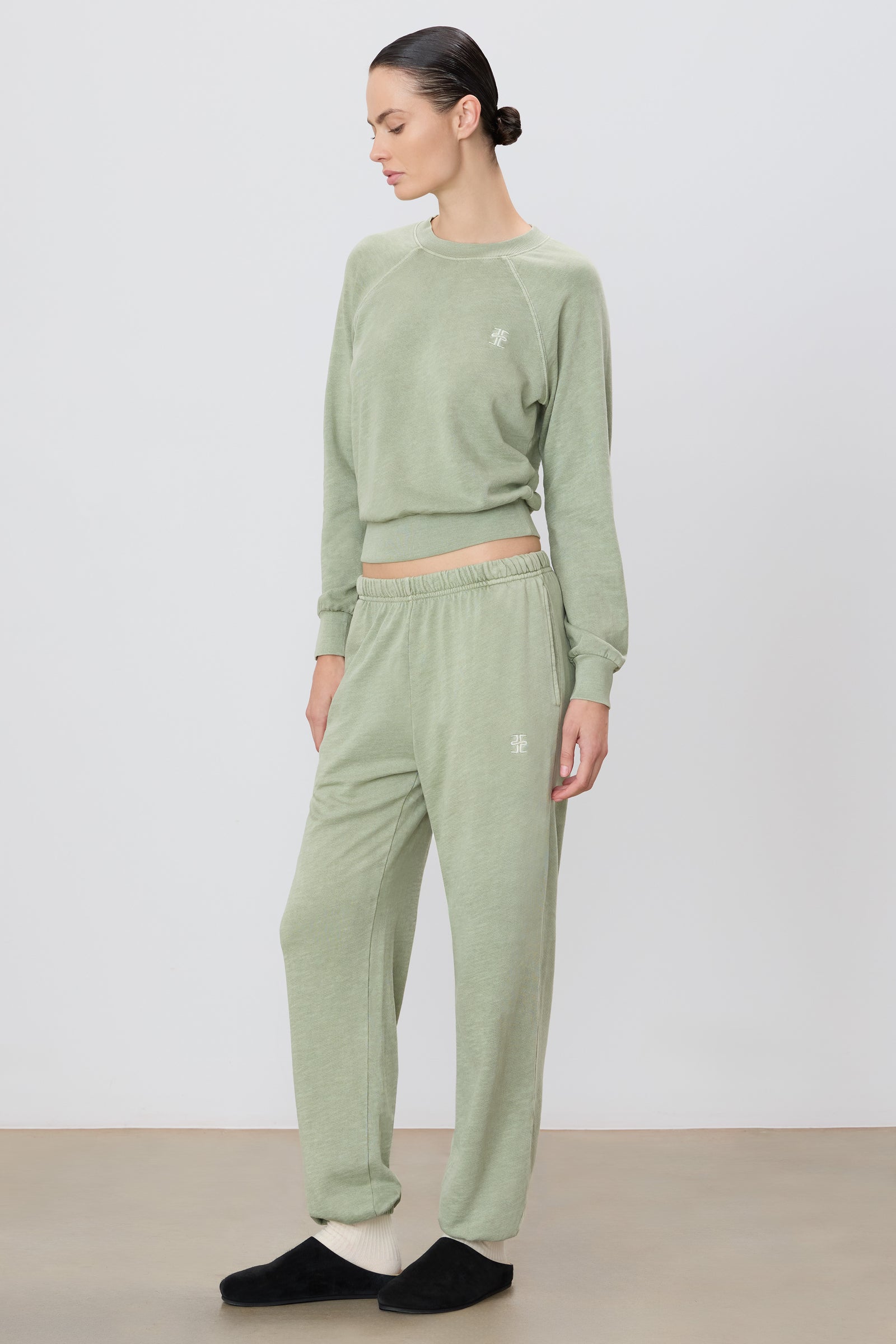 SHRUNKEN RAGLAN SWEATSHIRT - ÉTERNE