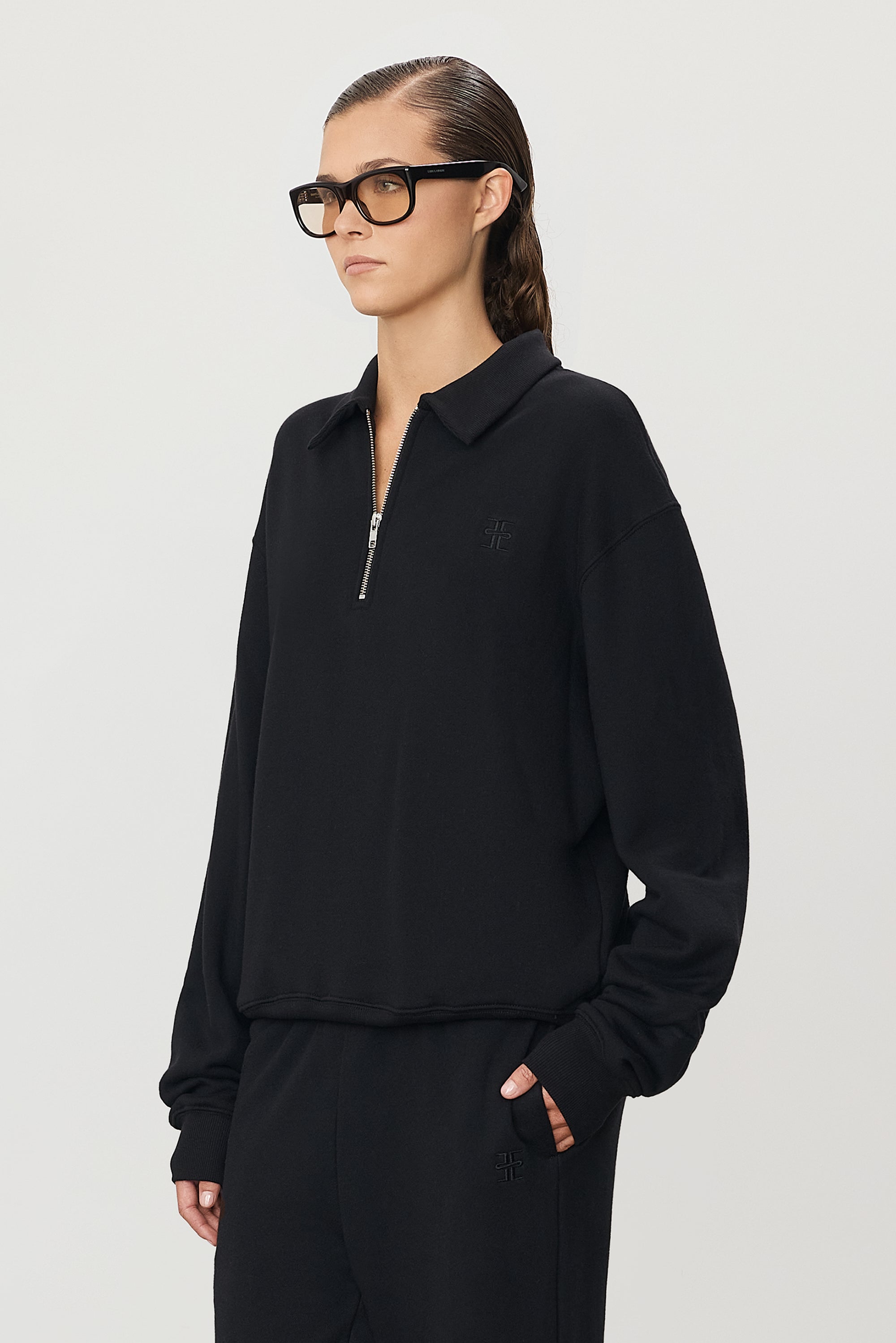 Zip-up Polo Sweatshirt Black - ÉTERNE