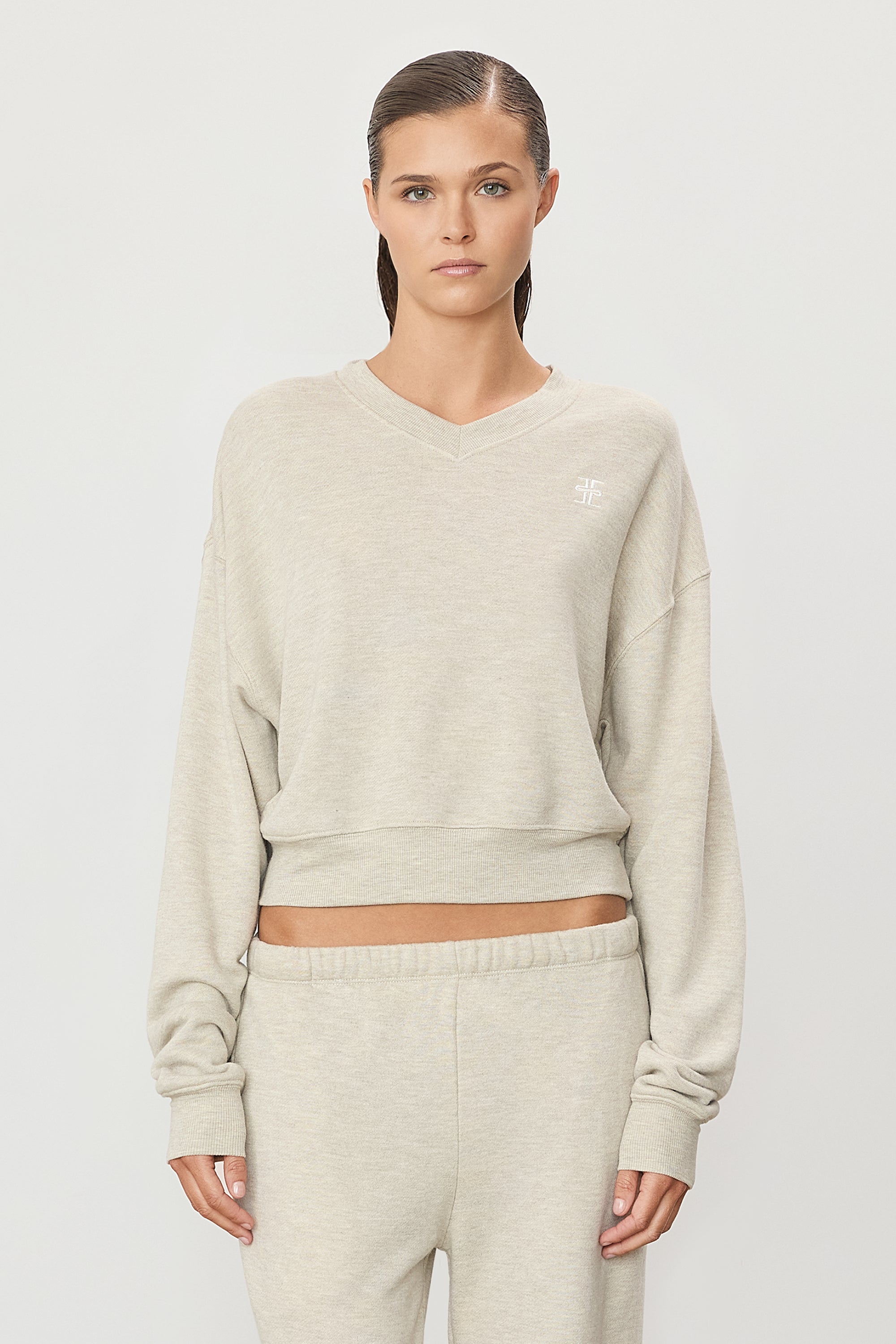 Cropped V-Neck Sweatshirt Heather Oatmeal - ÉTERNE