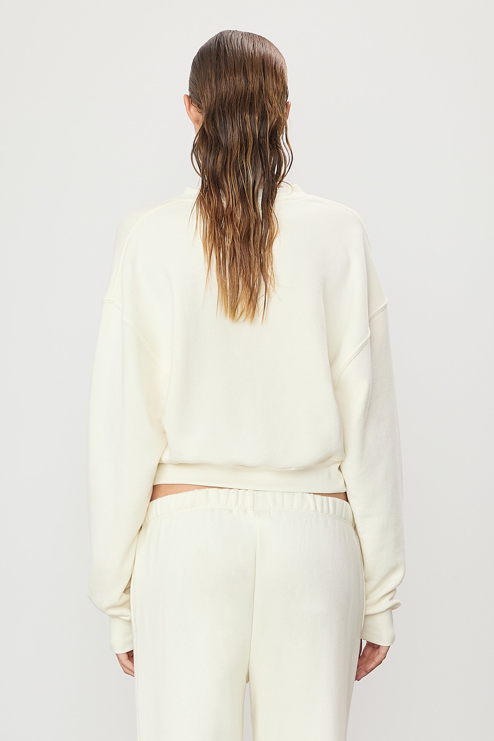 Cropped V-Neck Sweatshirt Cream - ÉTERNE