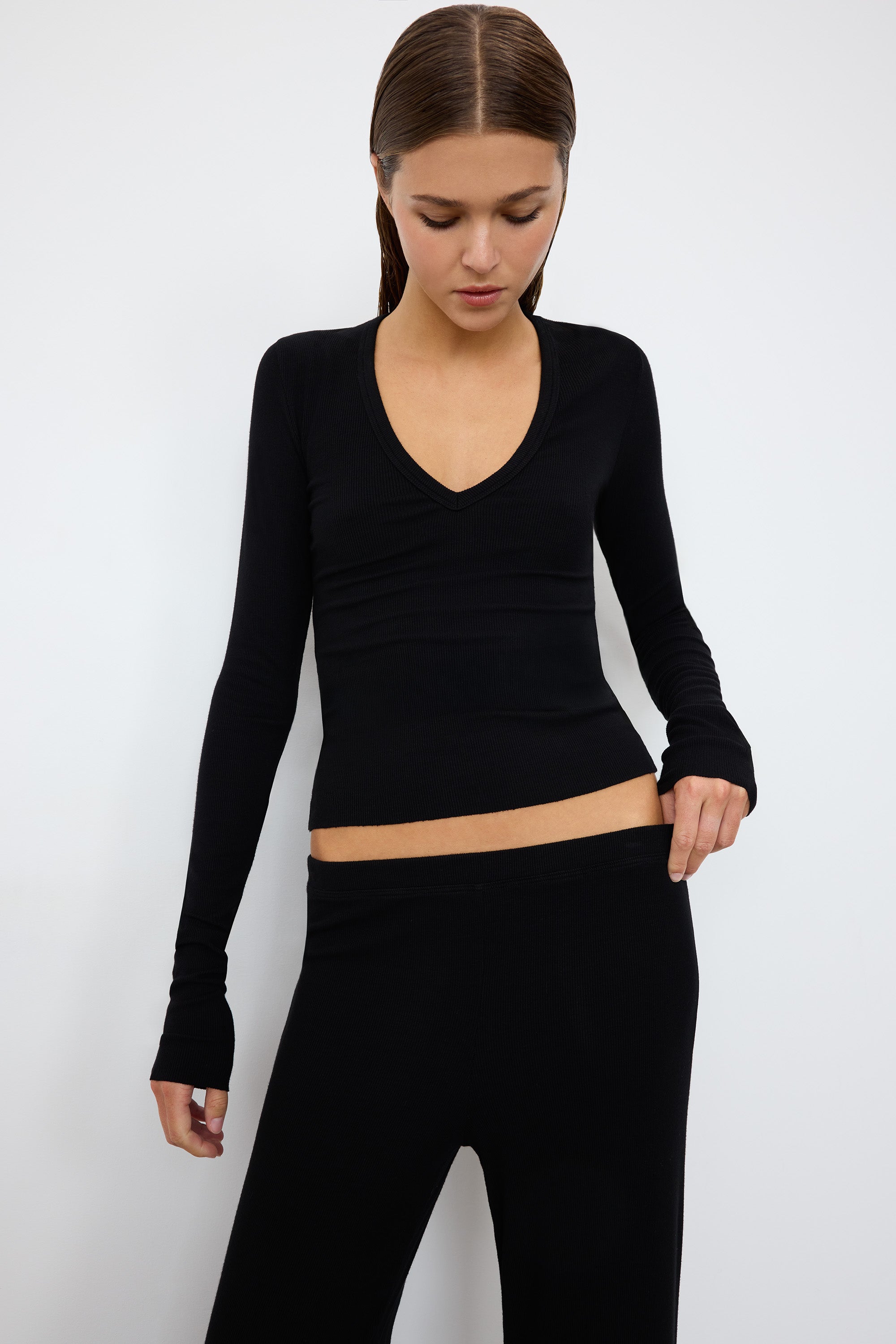 LONG SLEEVE V-NECK TOP
