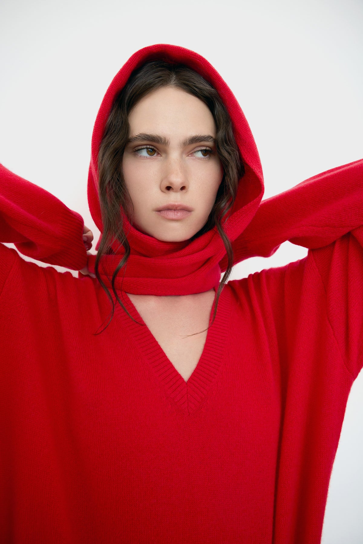 TRIANGLE SCARF