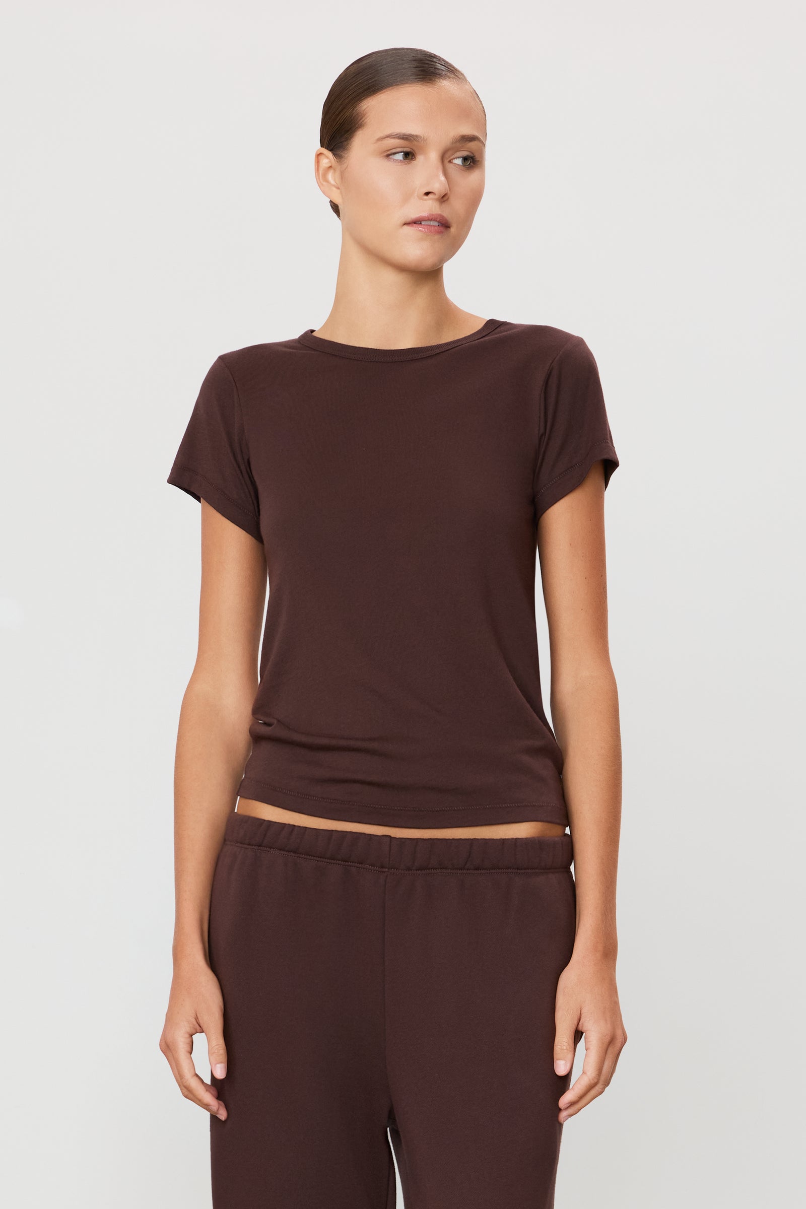 FITTED CREWNECK SHORT SLEEVE T-SHIRT - ÉTERNE