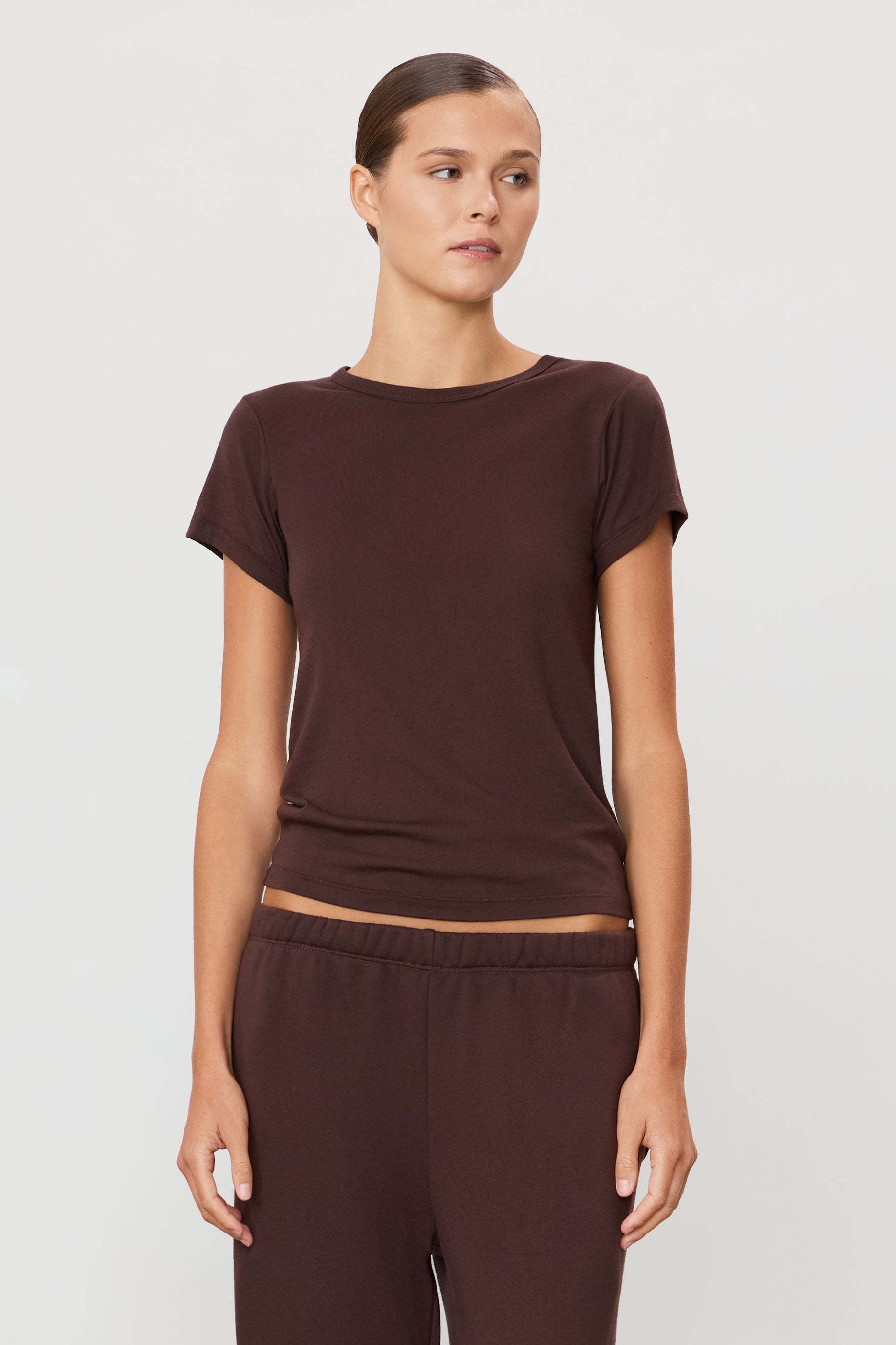 FITTED CREWNECK SHORT SLEEVE T-SHIRT - ÉTERNE