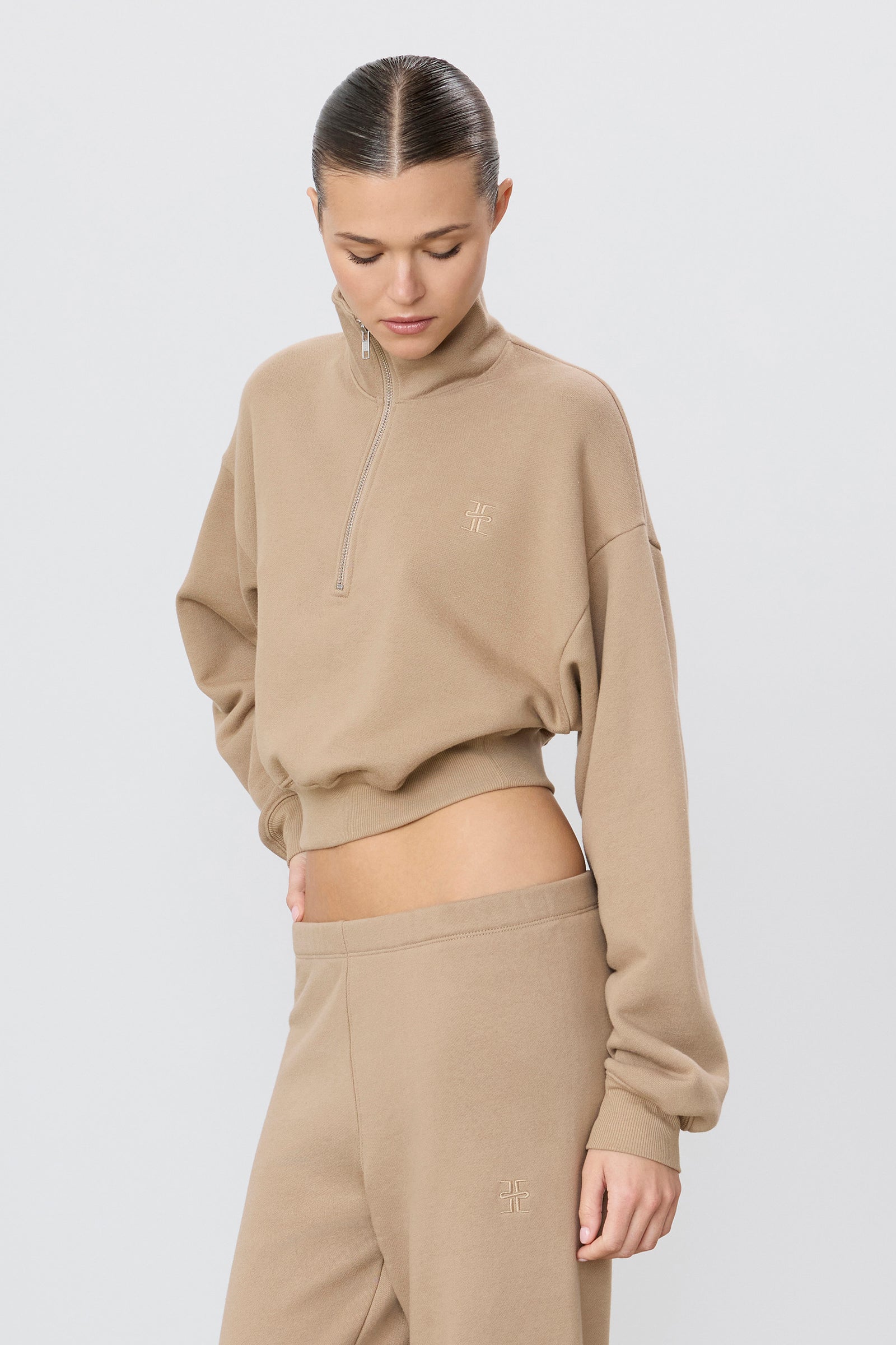 ÉTERNE CROPPED HALF-ZIP SWEATSHIRT