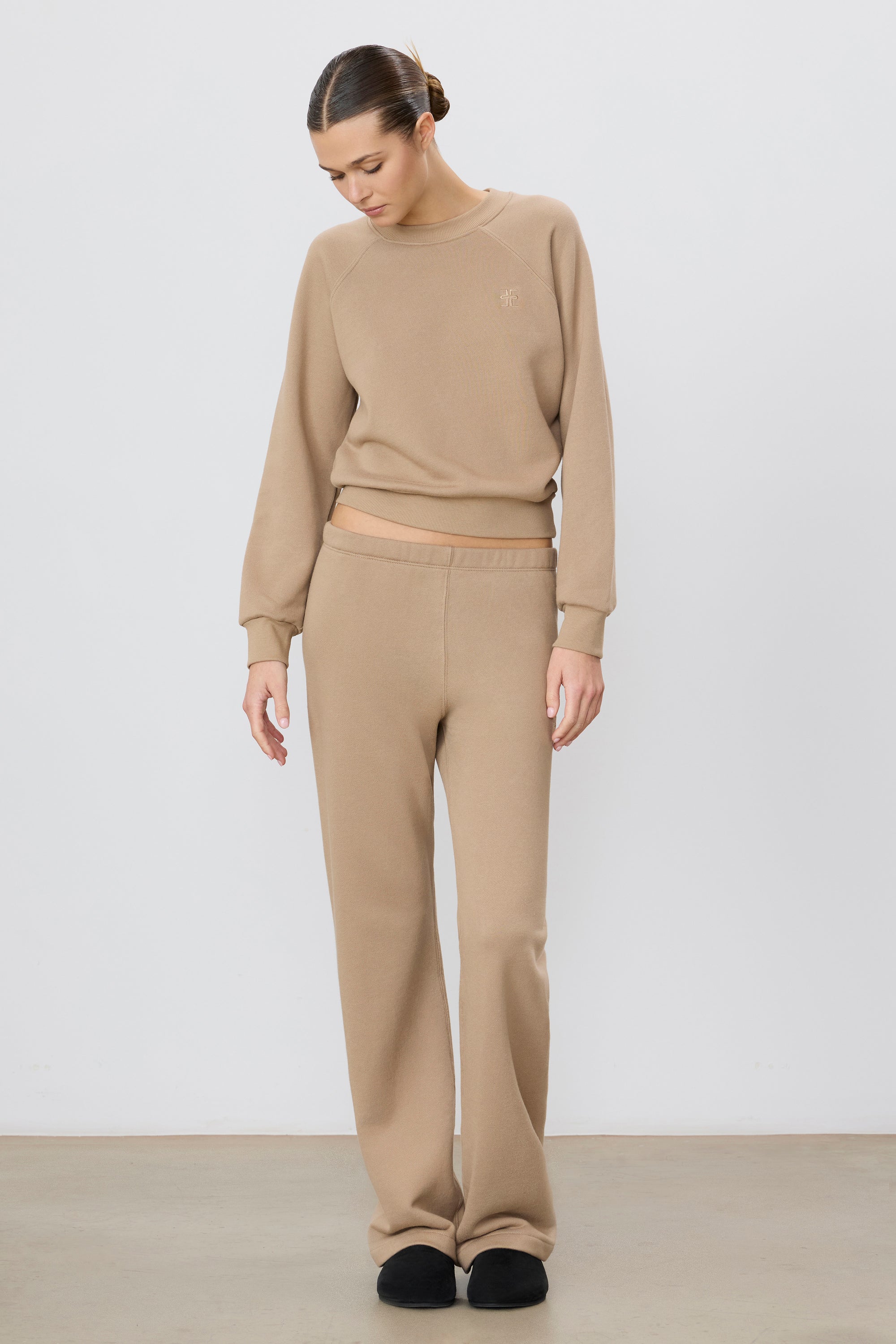 ÉTERNE STRAIGHT LEG SWEATPANT