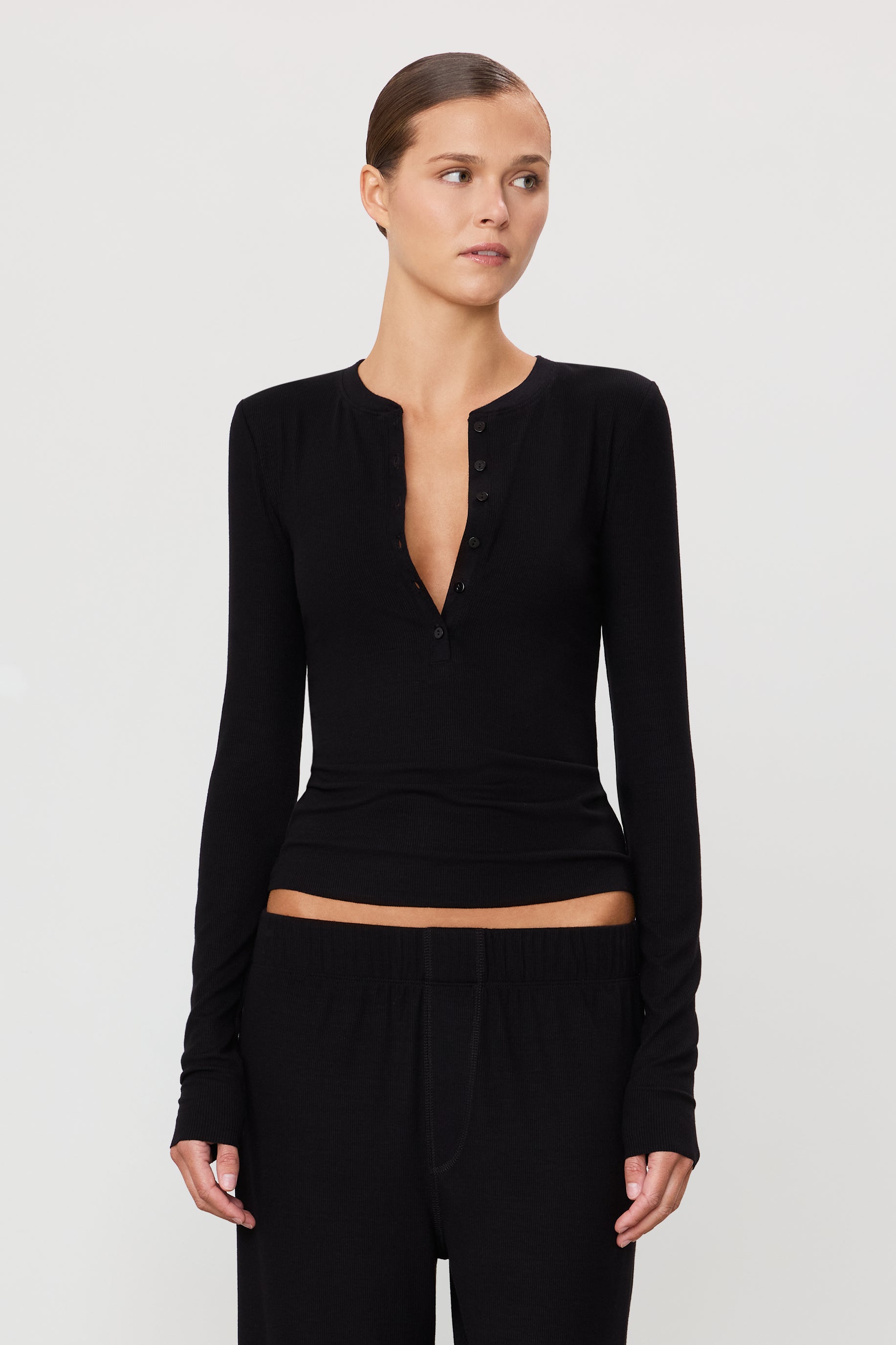 LONG SLEEVE HENLEY - ÉTERNE