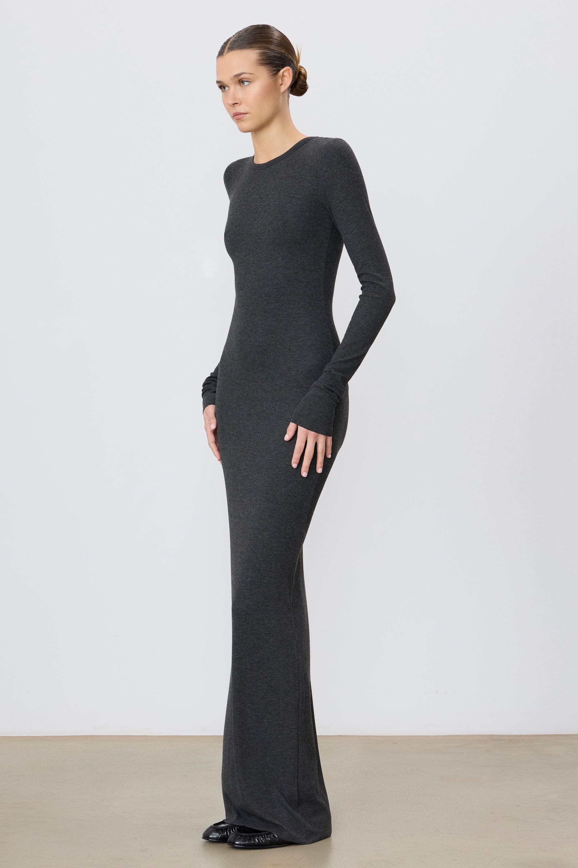 LONG SLEEVE CREWNECK MAXI DRESS LONG SLEEVE CREWNECK MAXI DRESS
