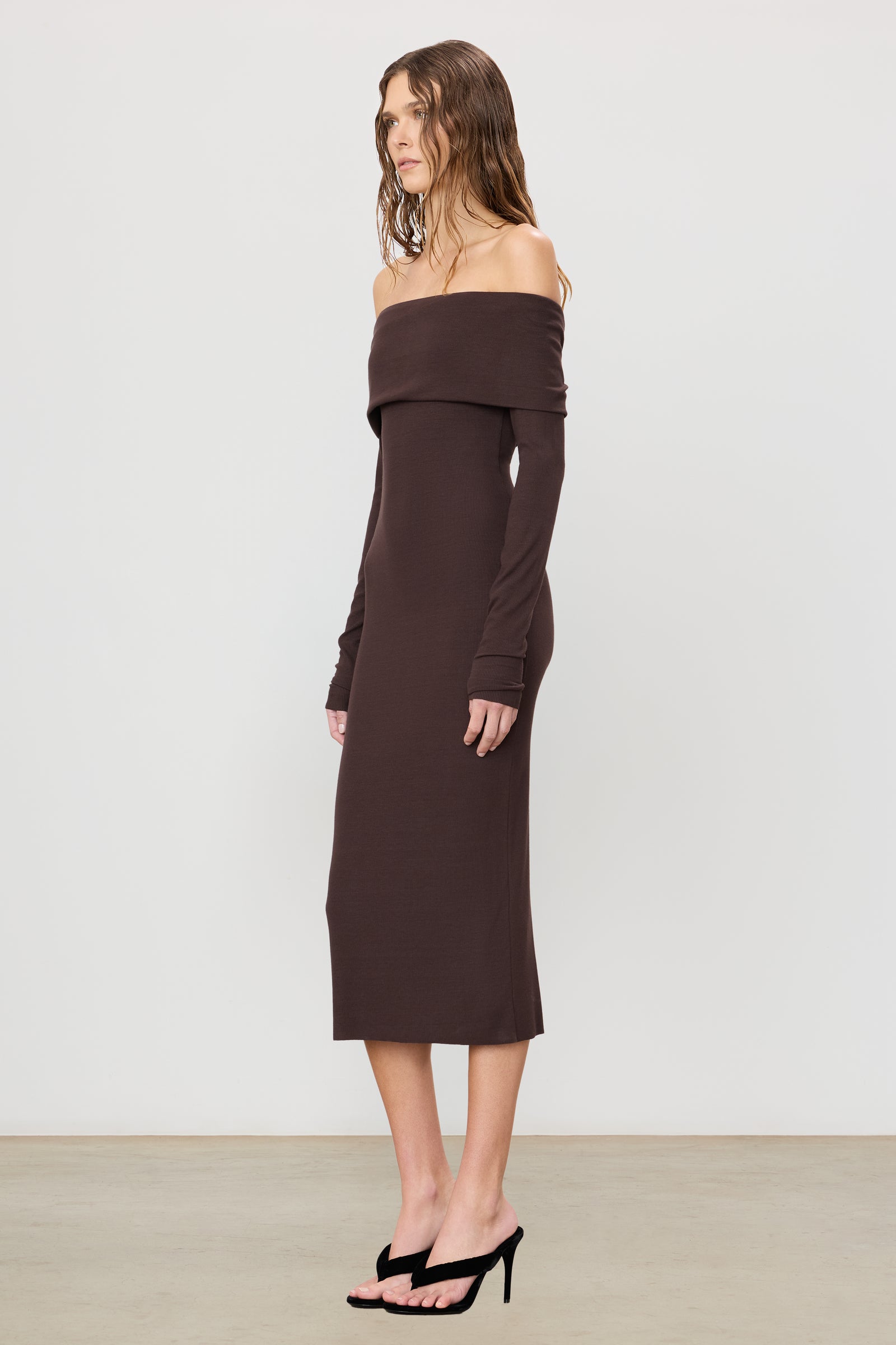 LONG SLEEVE OFF-SHOULDER MIDI DRESS - ÉTERNE