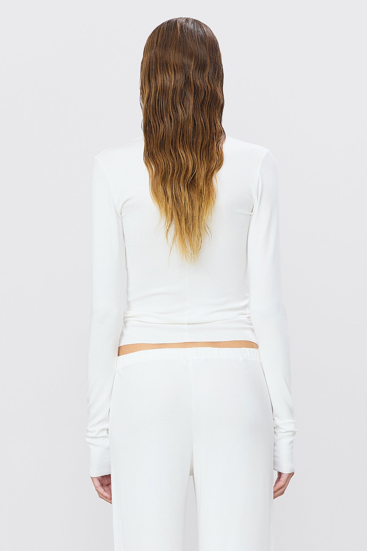 LONG SLEEVE V-NECK TOP
