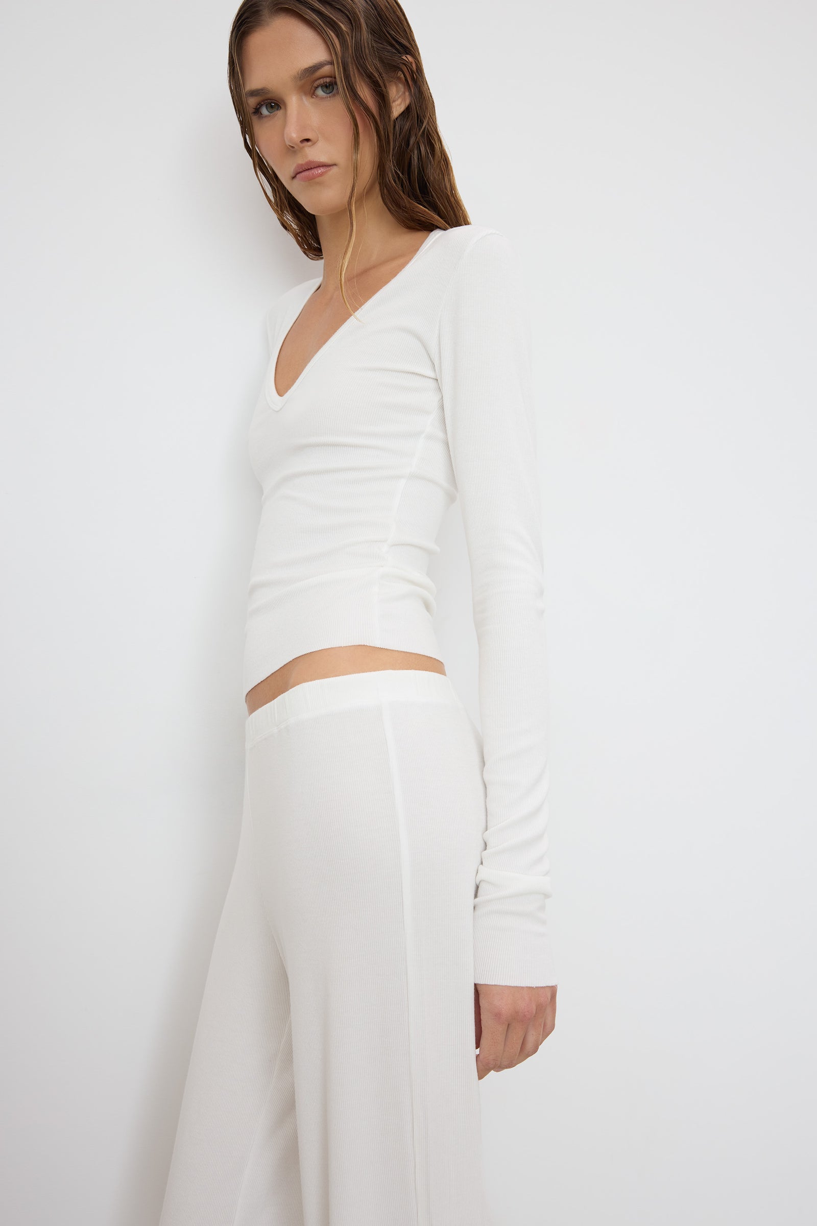 LONG SLEEVE V-NECK TOP