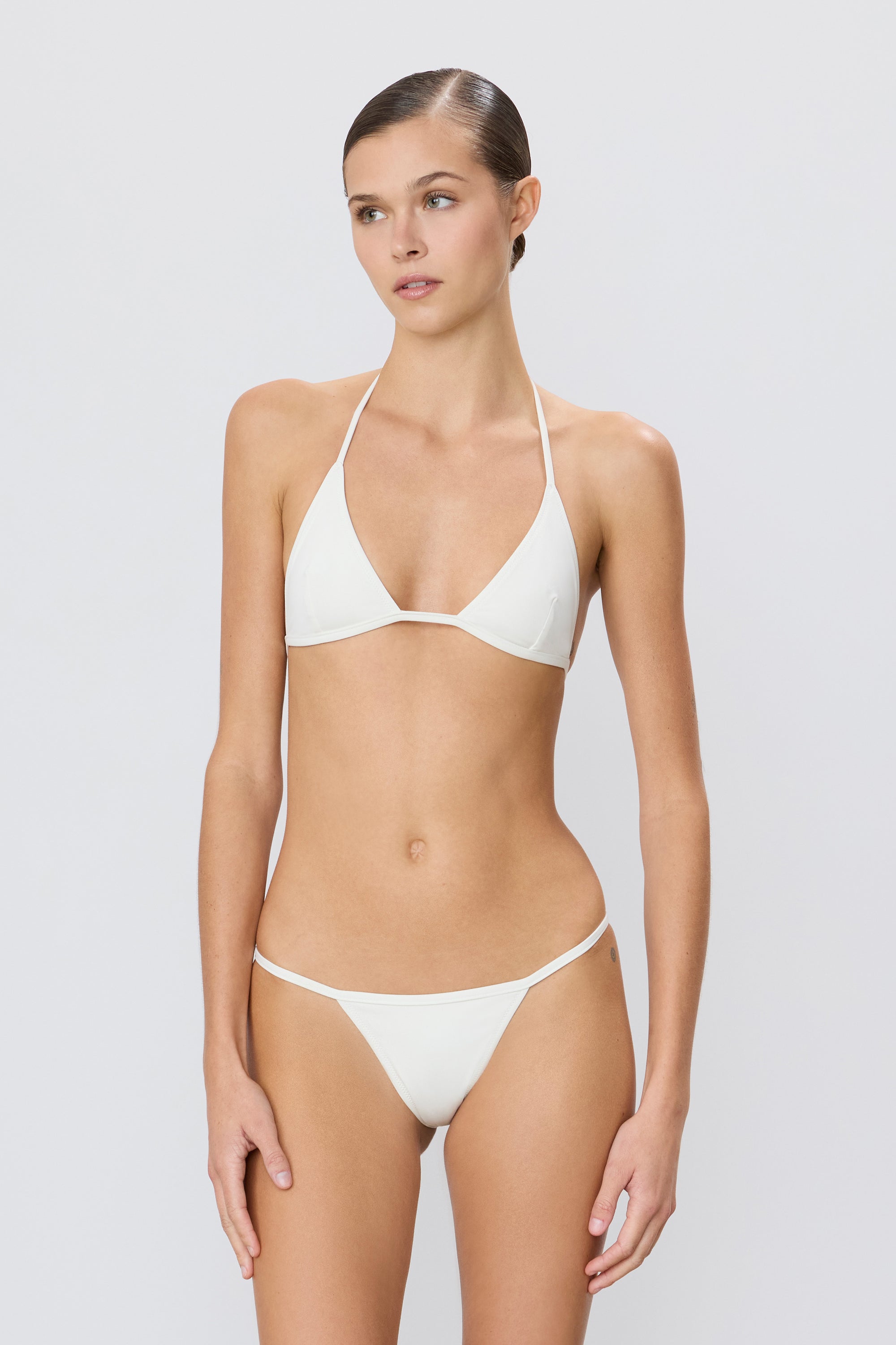 THEA BOTTOM - ÉTERNE