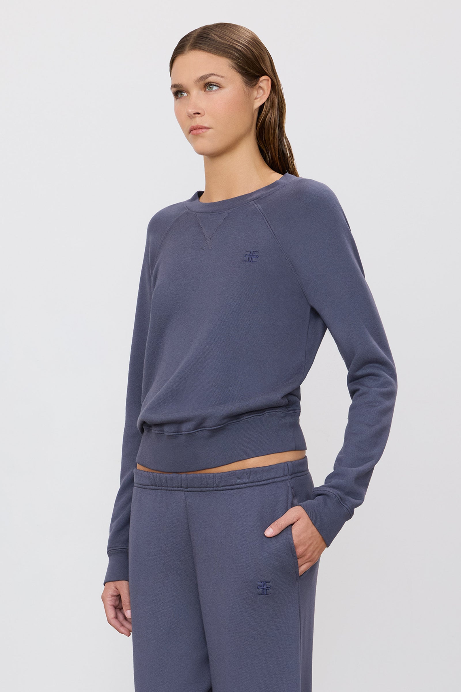 SHRUNKEN V-STITCH RAGLAN