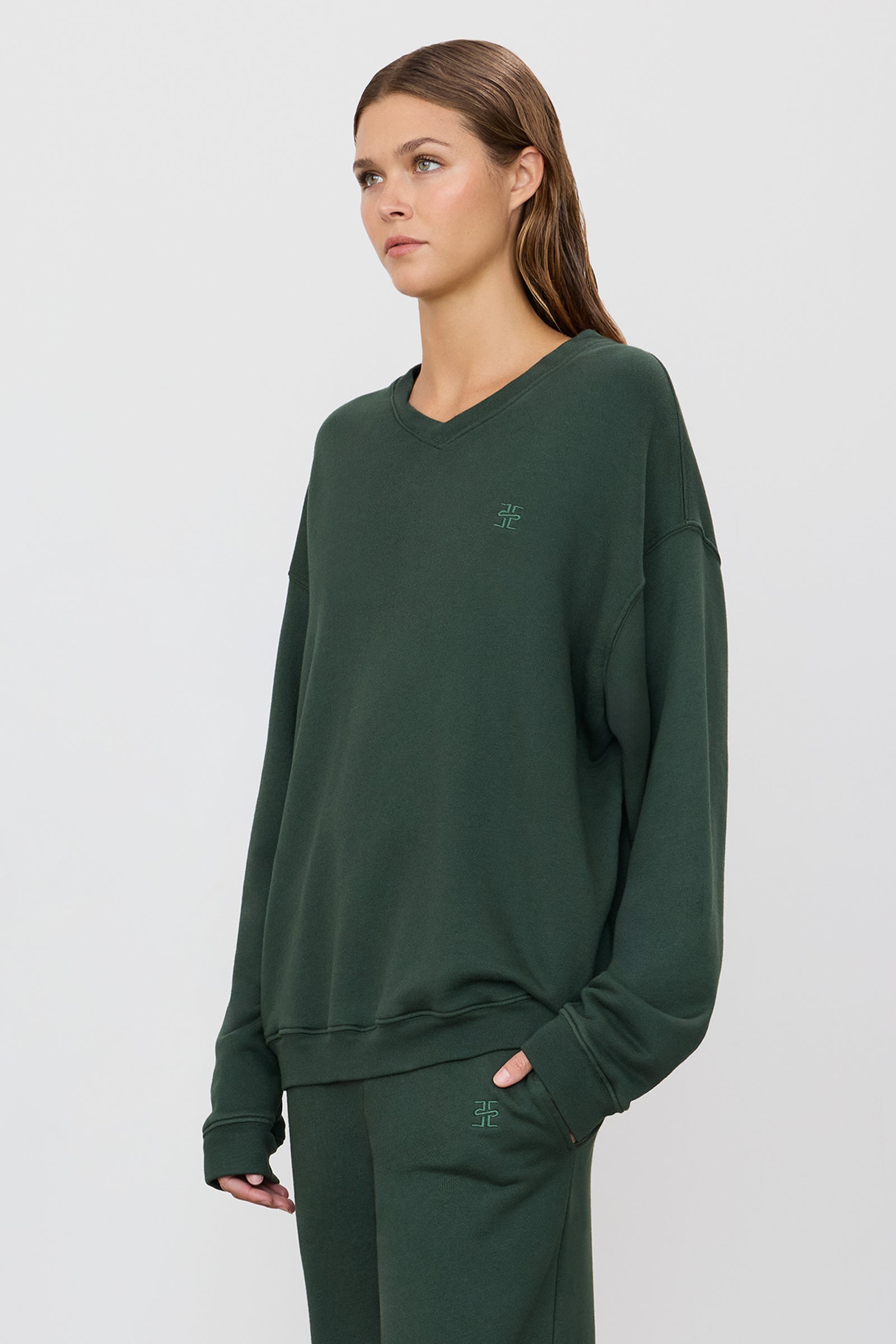 OVERSIZED V-NECK SWEATSHIRT
