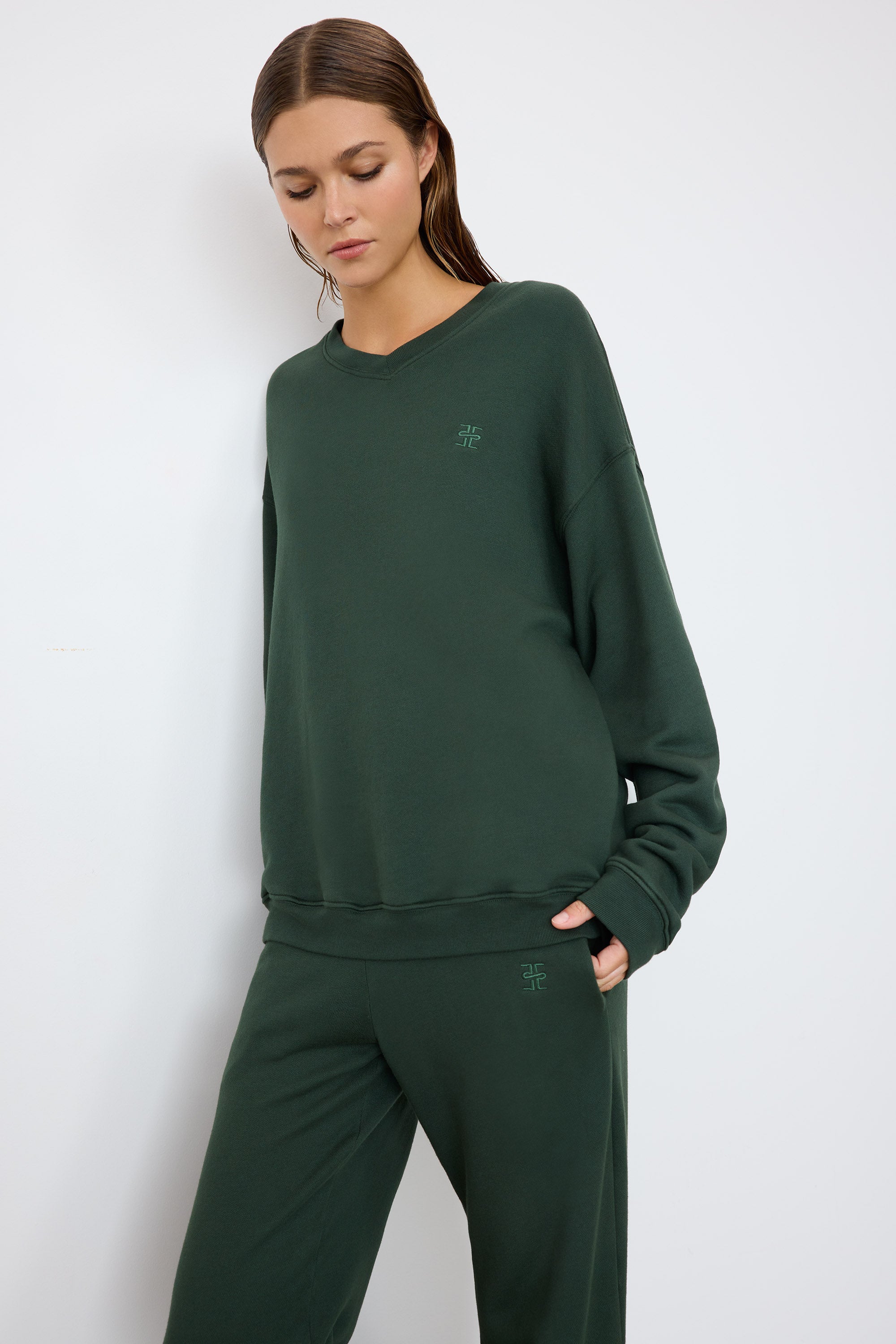 OVERSIZED V-NECK SWEATSHIRT