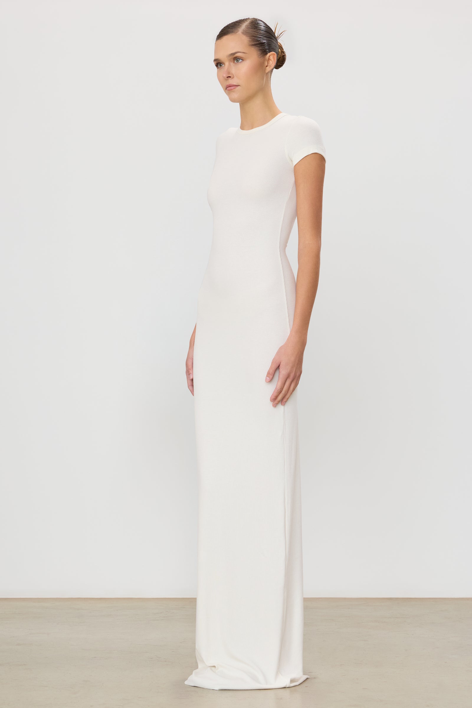 Eterne Cap Sleeve Maxi Dress in Cream - Size M Eterne Cap Sleeve Maxi Dress in Cream - Size M