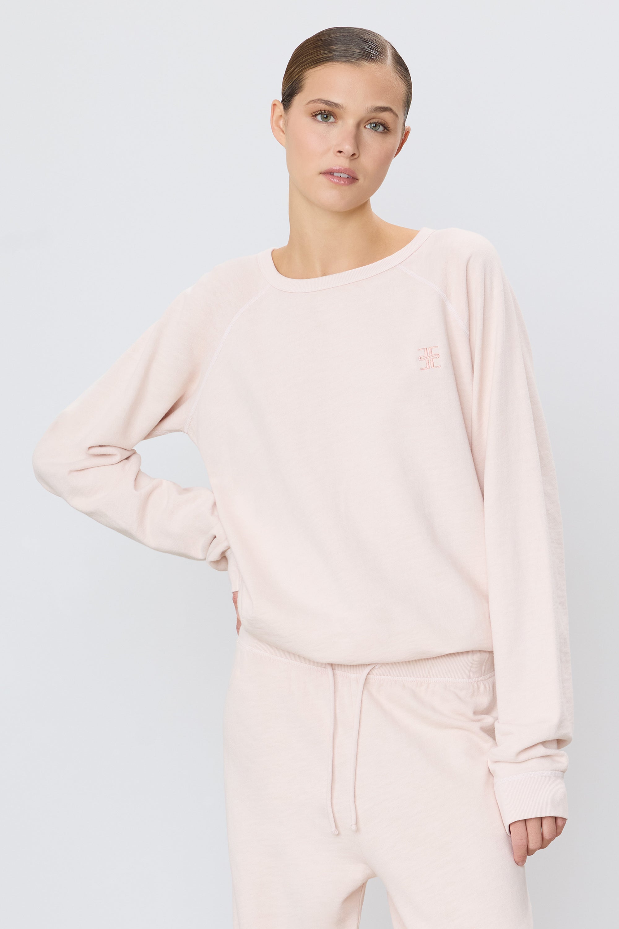 OVERSIZED RAGLAN SWEATSHIRT - ÉTERNE