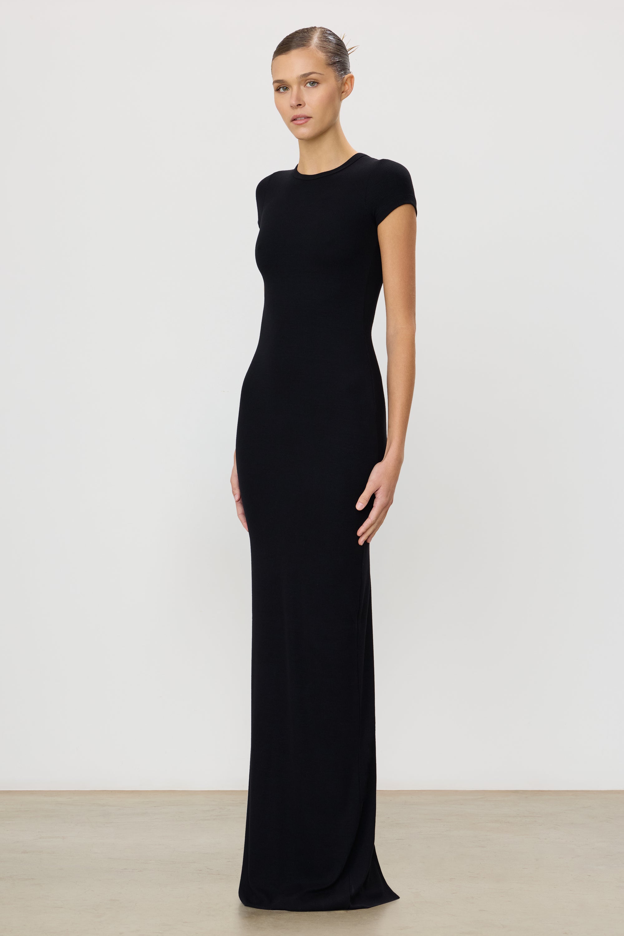 Eterne Cap Sleeve Maxi Dress in Black