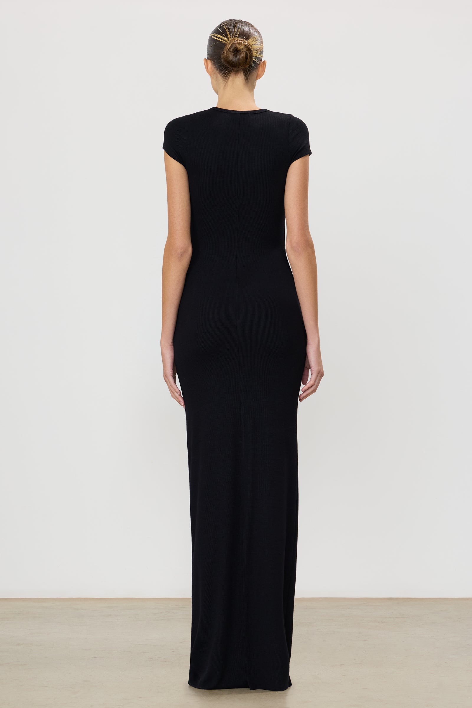 Eterne Cap Sleeve Maxi Dress in Black