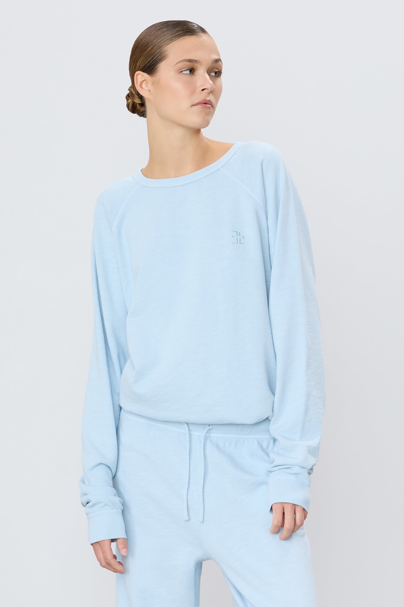OVERSIZED RAGLAN SWEATSHIRT - ÉTERNE