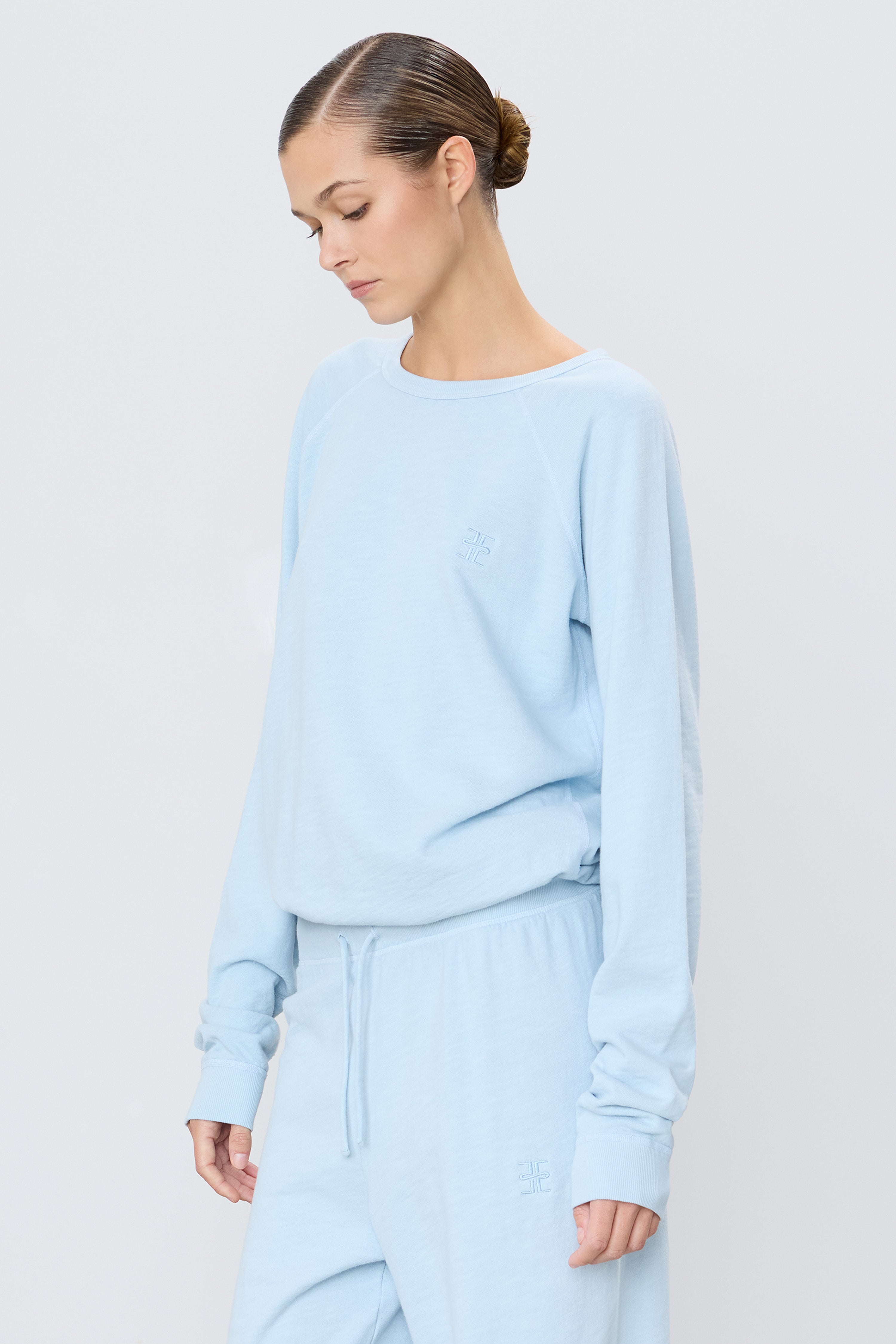 OVERSIZED RAGLAN SWEATSHIRT - ÉTERNE