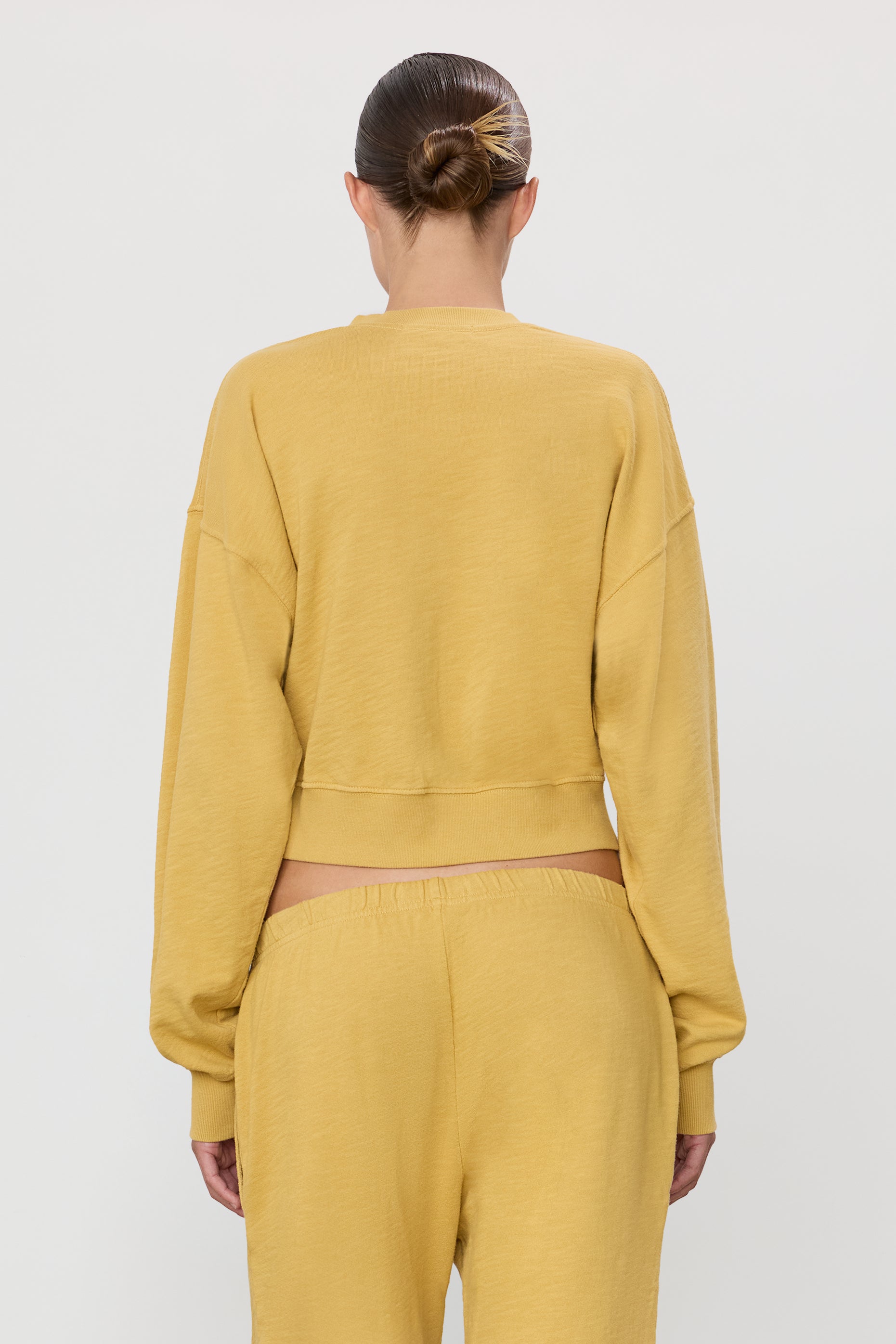 CROPPED V-NECK SWEATSHIRT - ÉTERNE