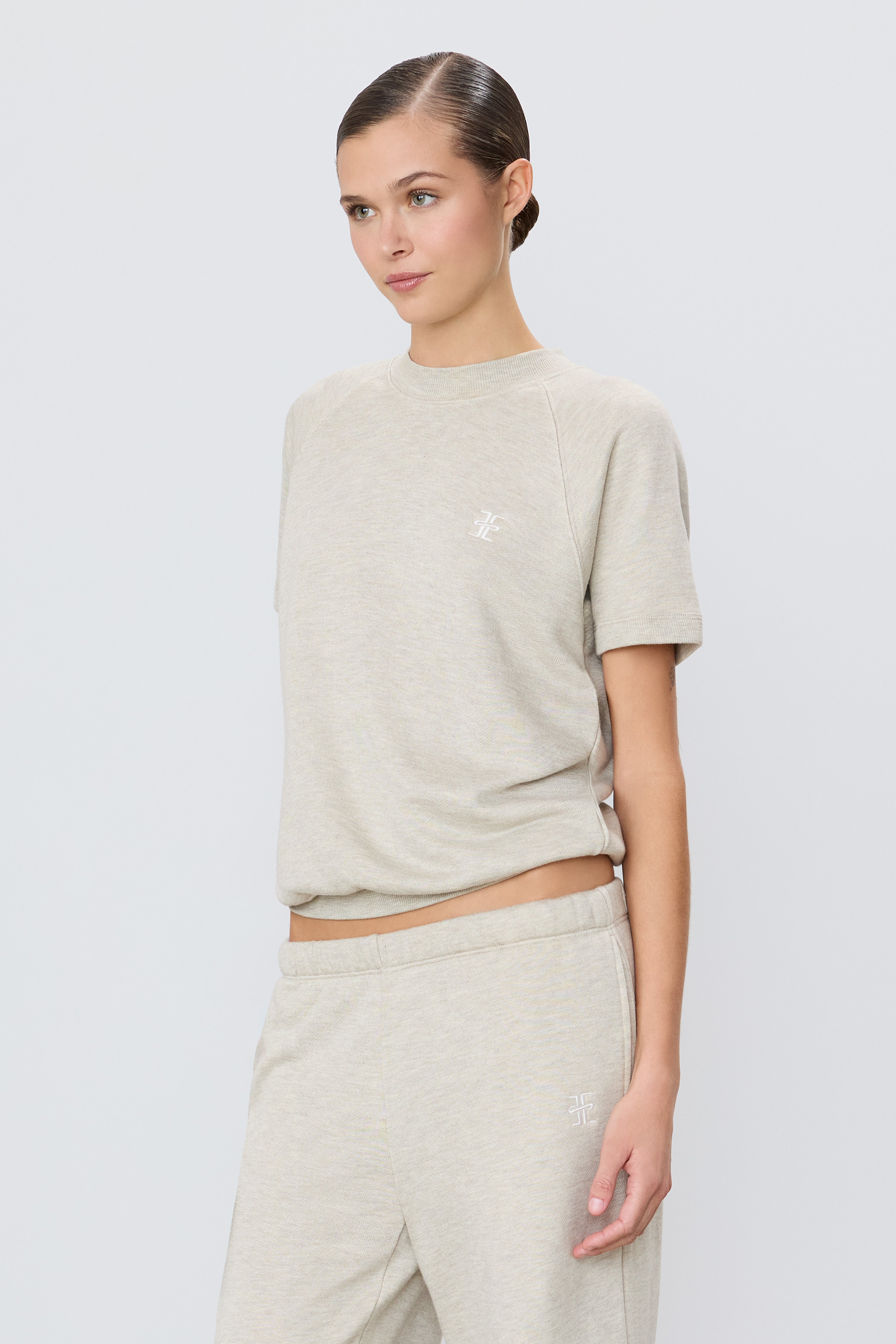 SHORT SLEEVE RAGLAN SWEATSHIRT - ÉTERNE