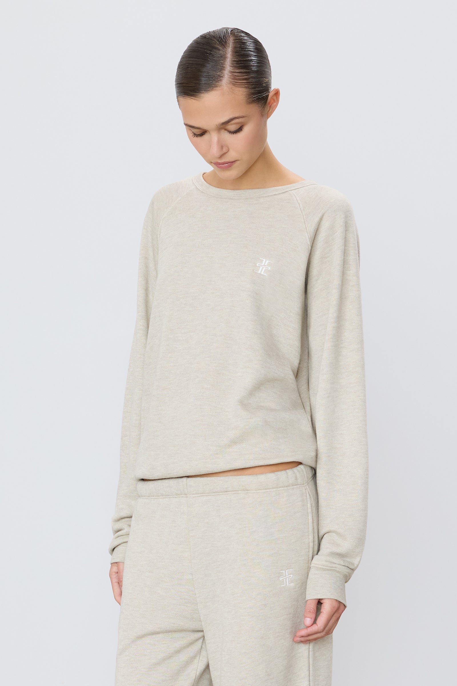 OVERSIZED RAGLAN SWEATSHIRT - ÉTERNE