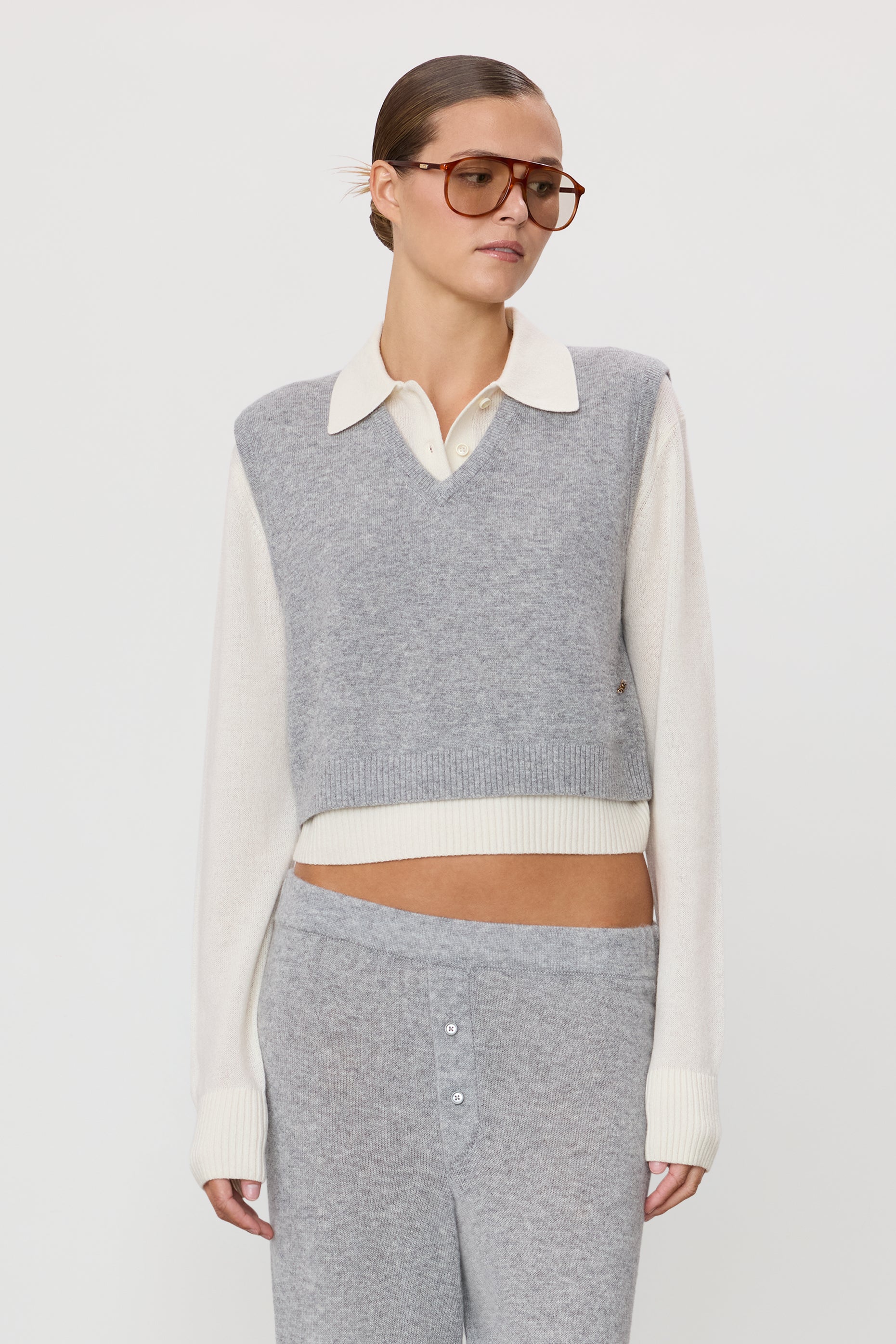 ee イー SWEAT VEST スウェットベスト Leon Vest | Midweight Cashmere | Heather Grey