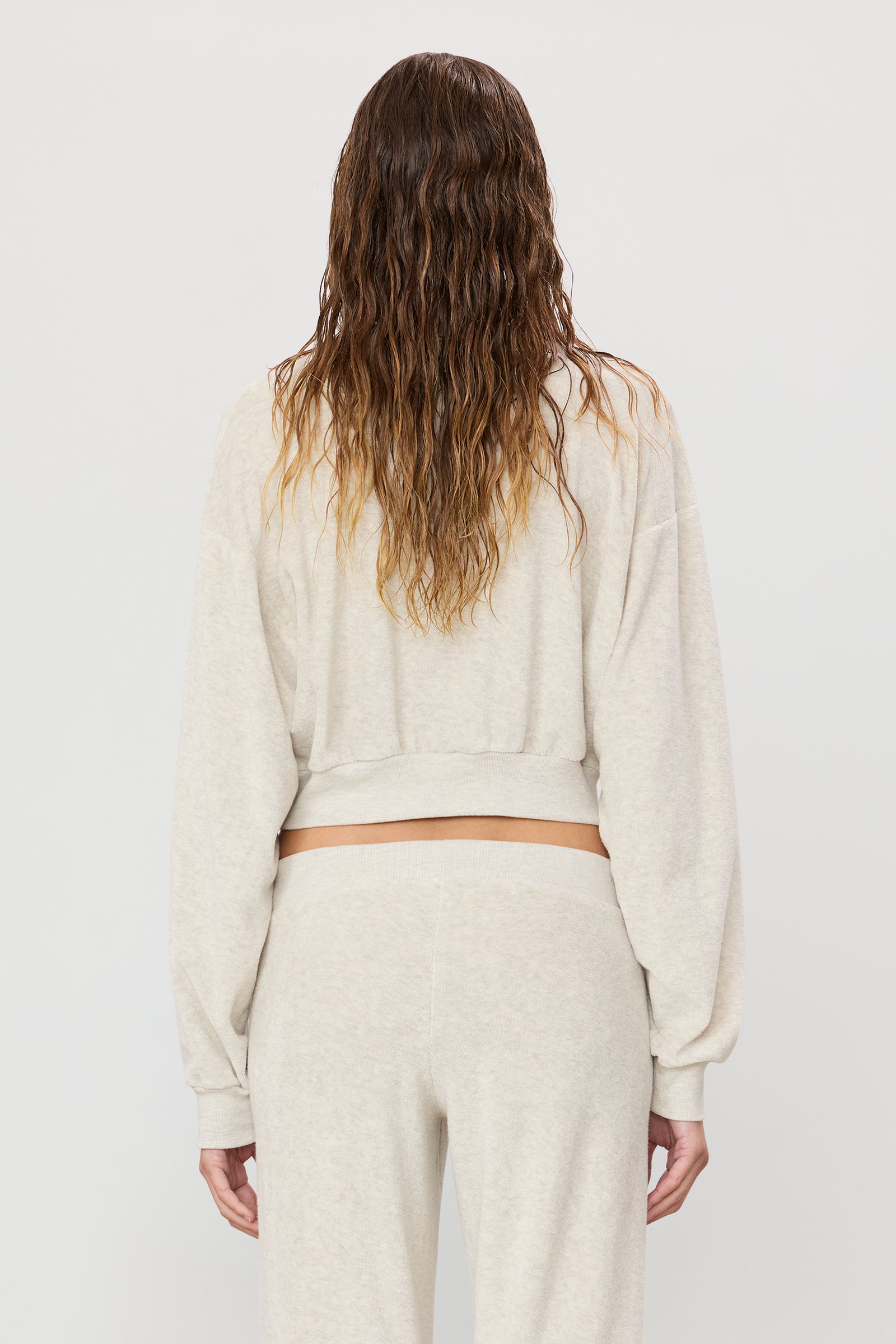 CROPPED V-NECK SWEATSHIRT - ÉTERNE