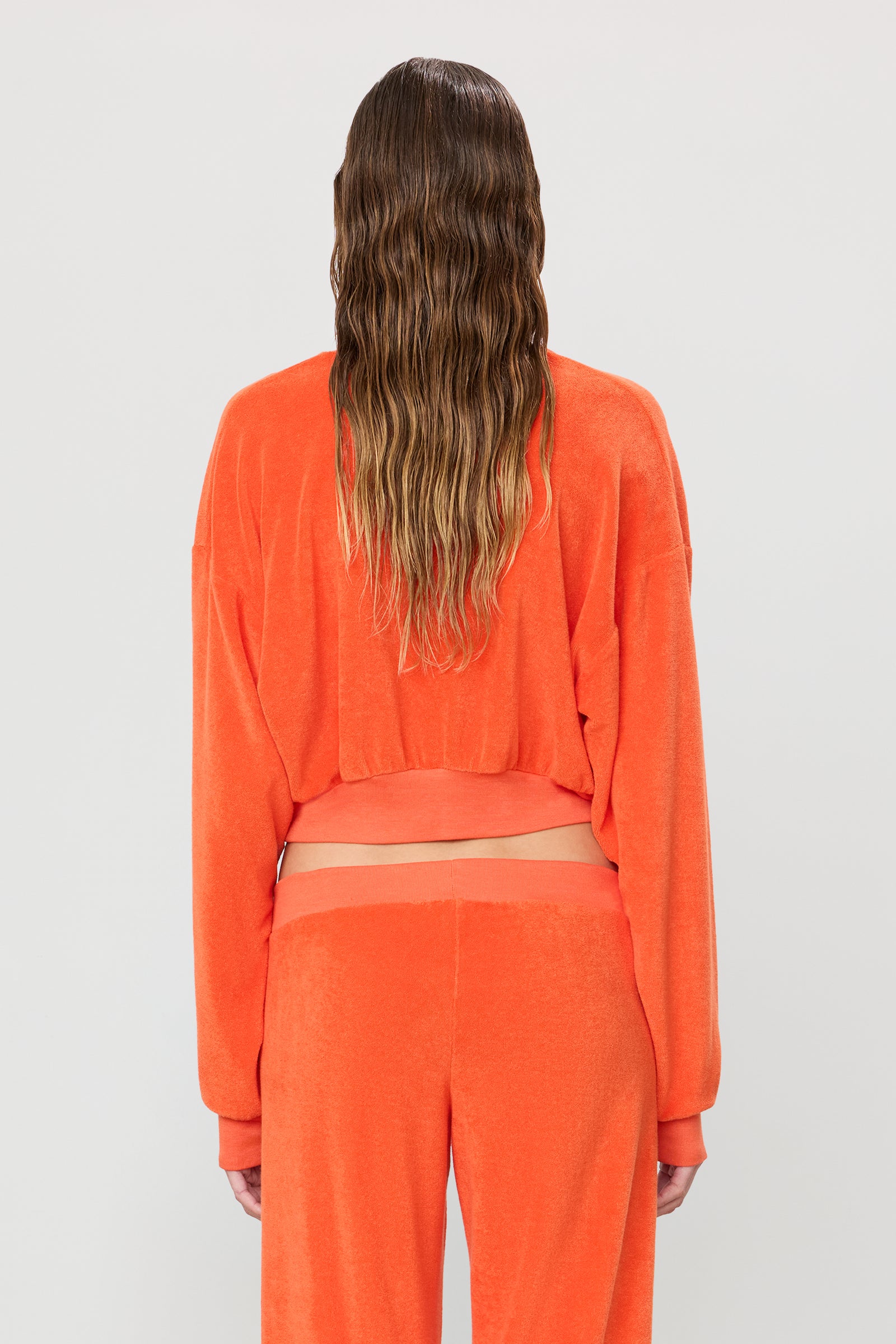 CROPPED V-NECK SWEATSHIRT - ÉTERNE