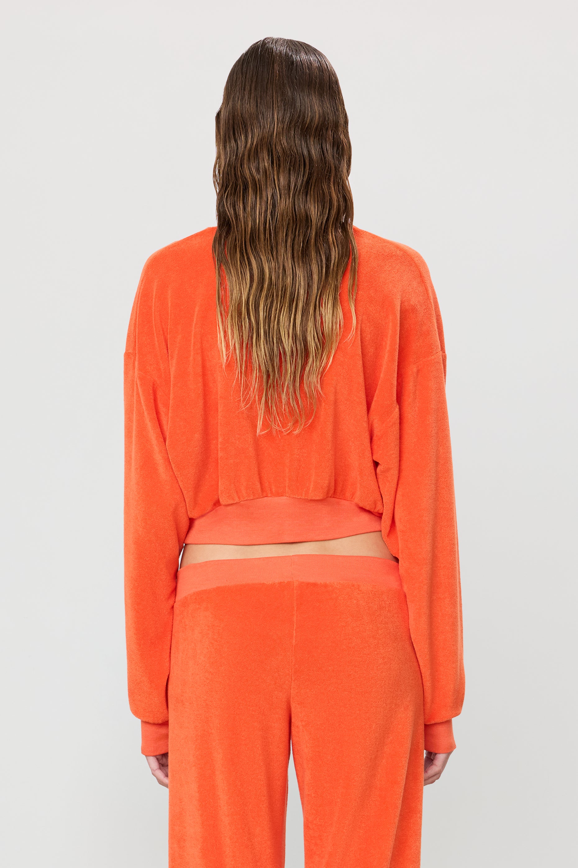 CROPPED V-NECK SWEATSHIRT - ÉTERNE