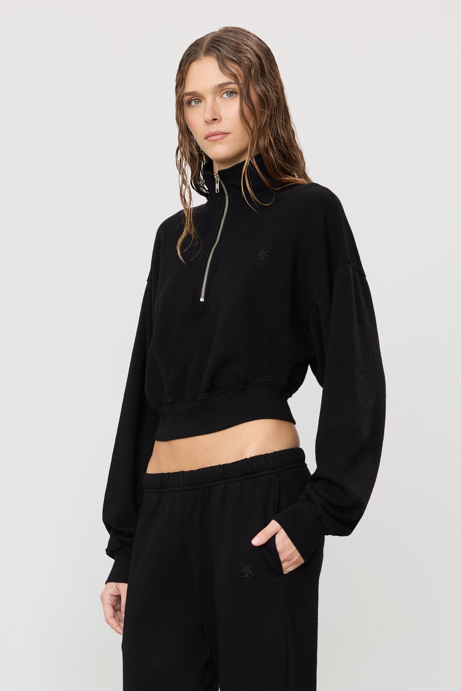 CROPPED HALF-ZIP SWEATSHIRT - ÉTERNE