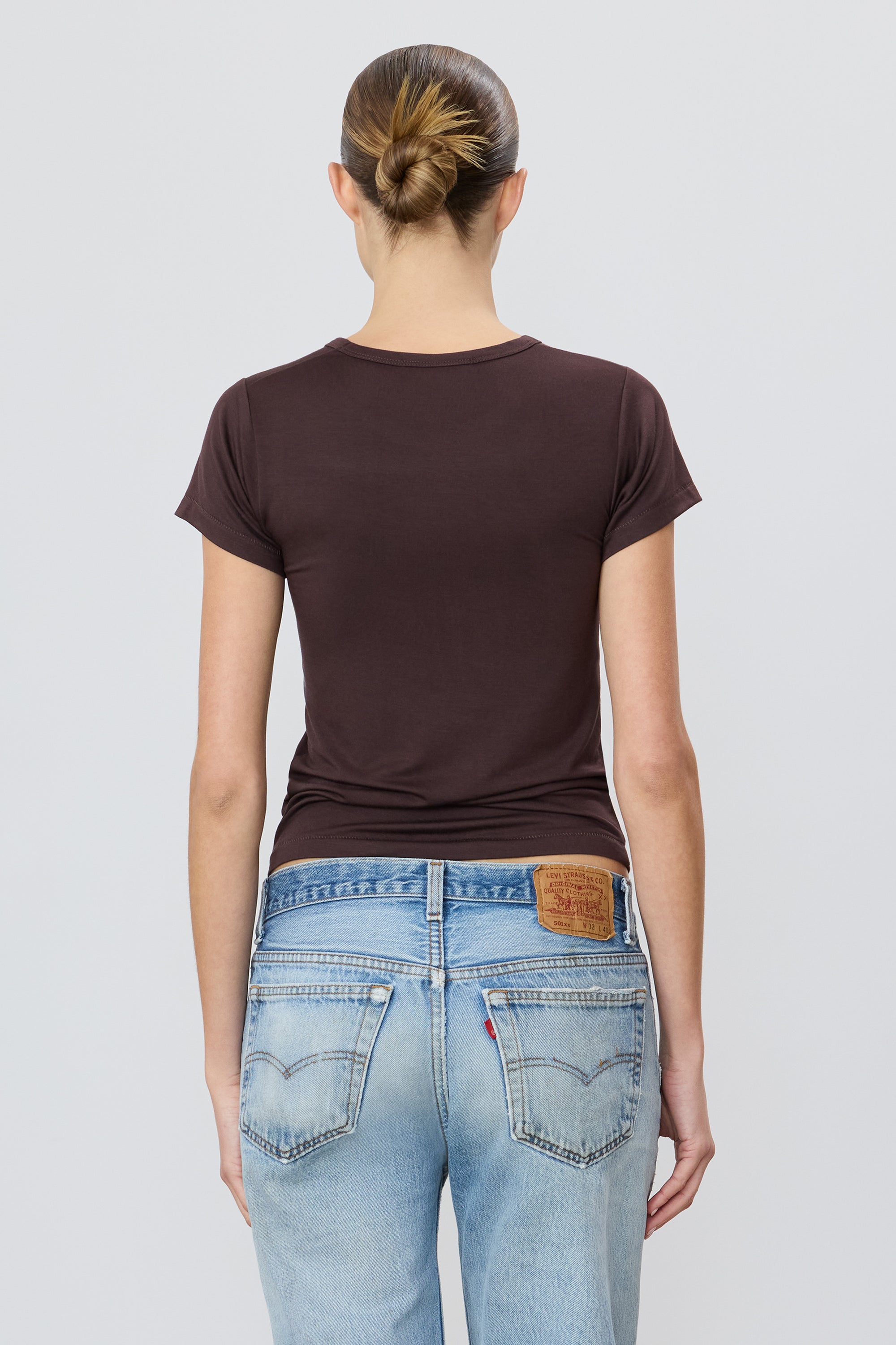 FITTED CREWNECK SHORT SLEEVE T-SHIRT - ÉTERNE